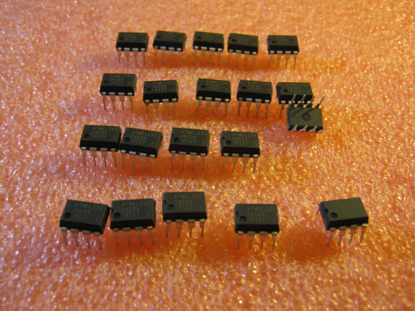 AT24C04PI-2.7 Lot of 20 NOS Pieces from Atmel
