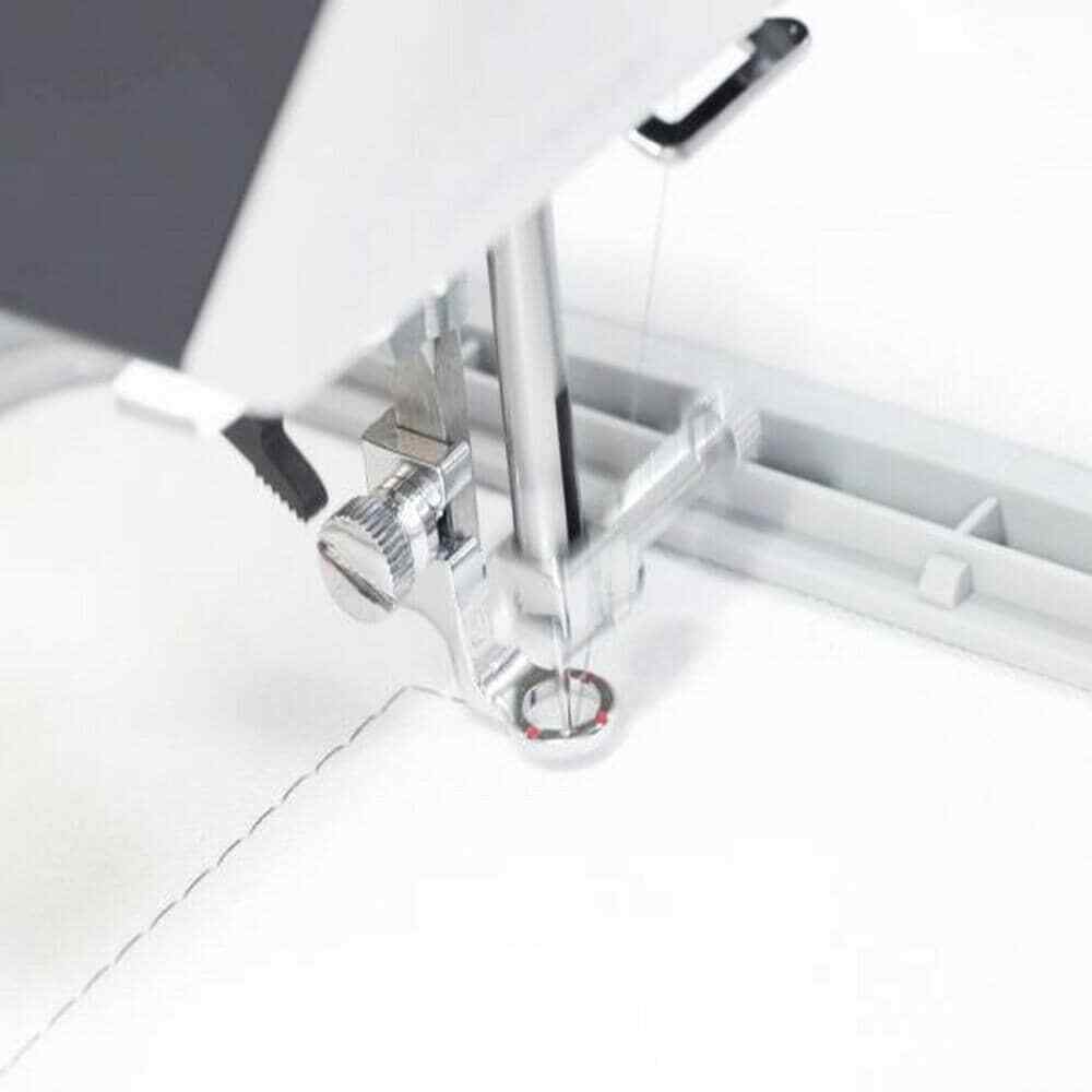 Bernette B70 10" x 6" Embroidery Machine with 123 Spools & 200+ Accessories