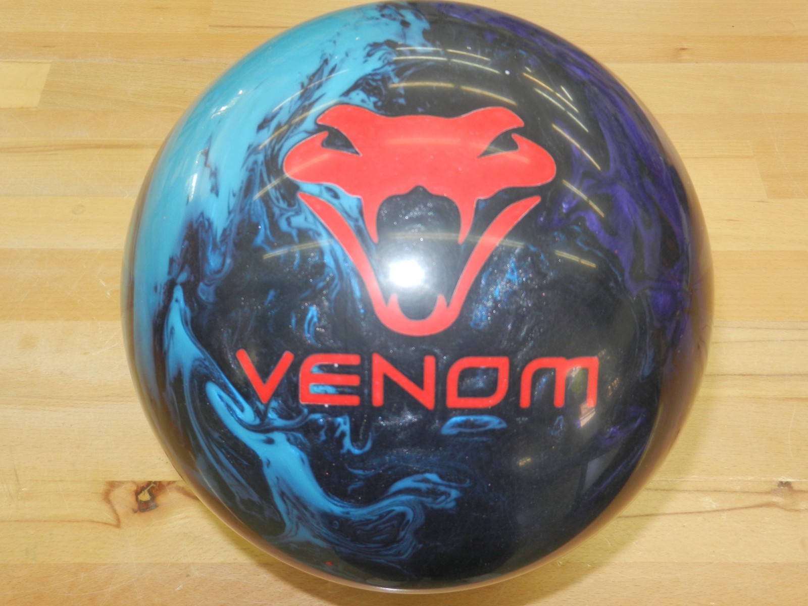 NIB 14# Motiv Venom Hysteria Bowling Ball - 14.3/3.2" Pin/2.70oz TW