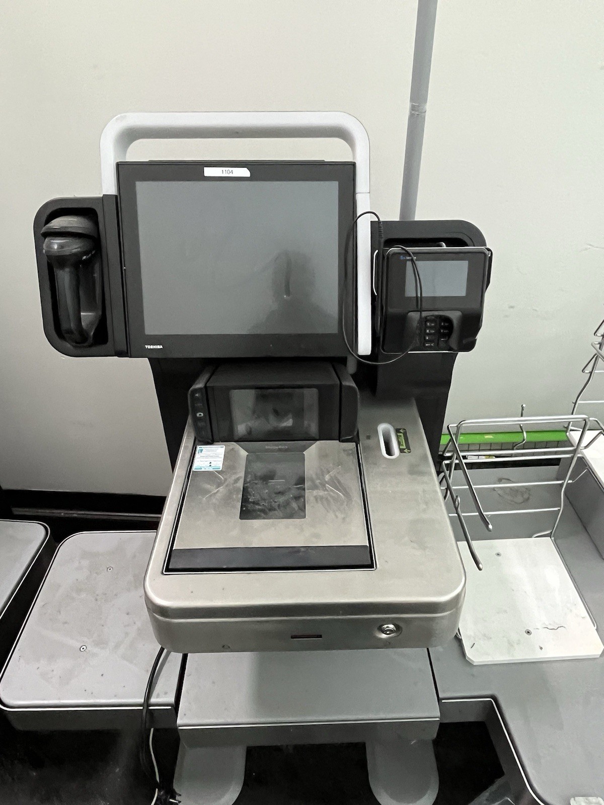 Toshiba Self-Checkout POS System Touchscreen Barcode Scanner Payment Terminal.