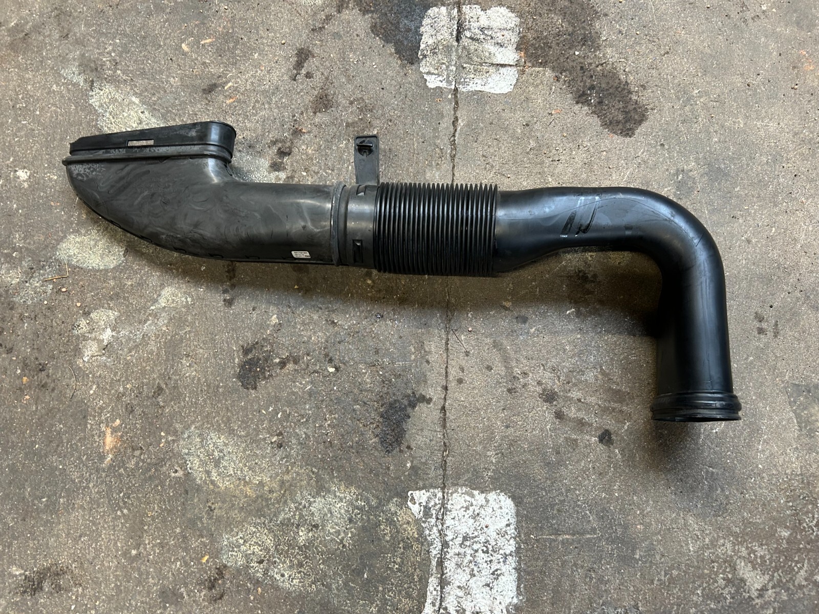 MERCEDES C CLASS 2011-2015 W204 AMG COUPE AIR INTAKE INLET PIPE A6510903437