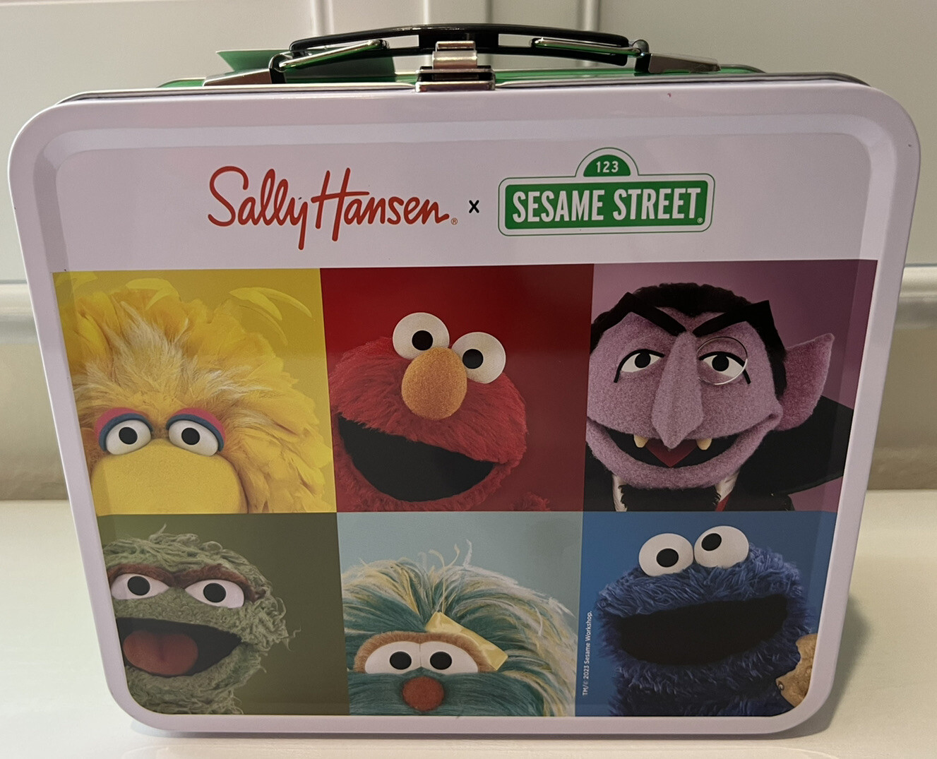 Sally Hansen x Sesame Street 2023 Metal Tin Lunch Box Brand New Green Elmo 123