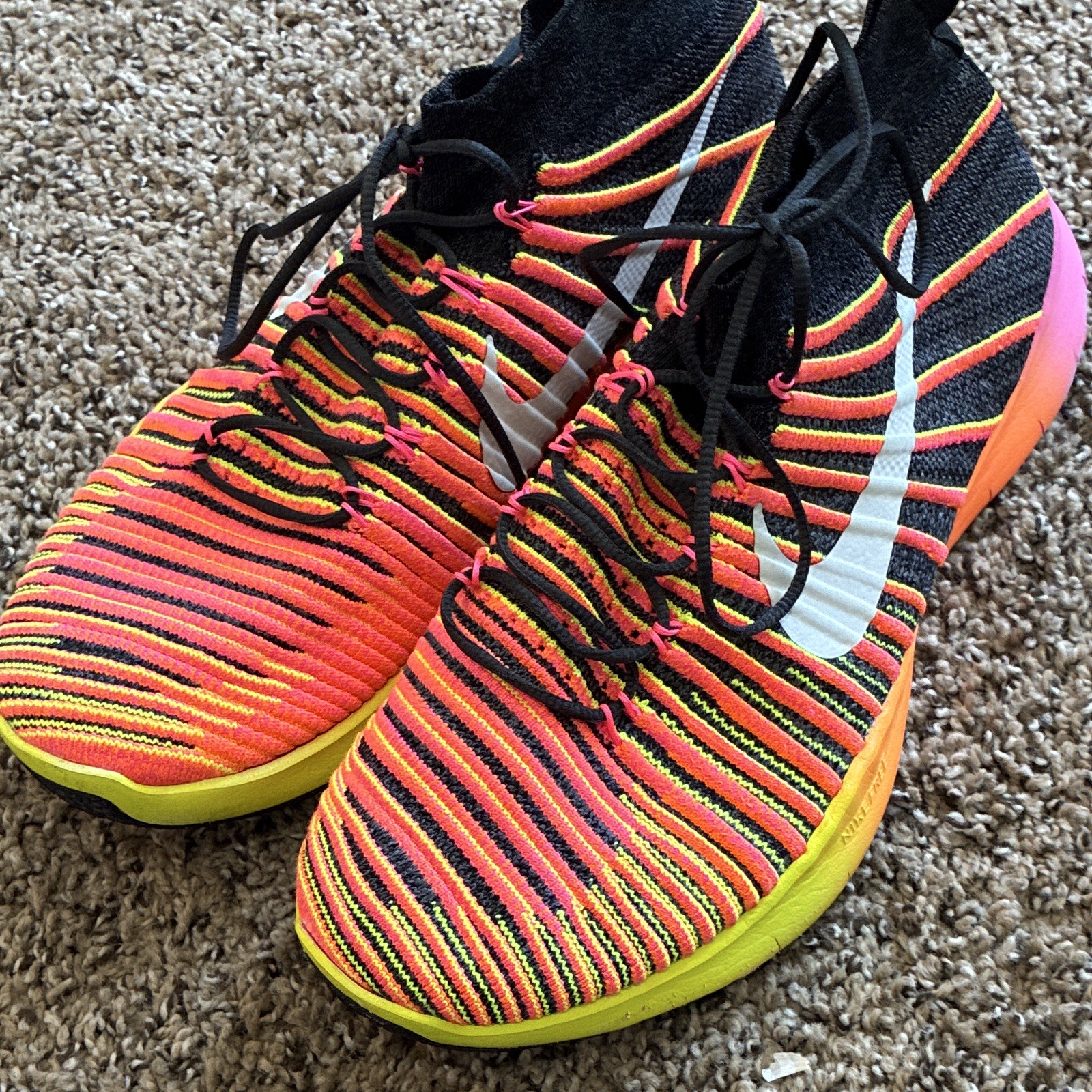 Nike Men’s Low Top Lace-Up Gym & Training Sneakers Multicolor Striped Rubber