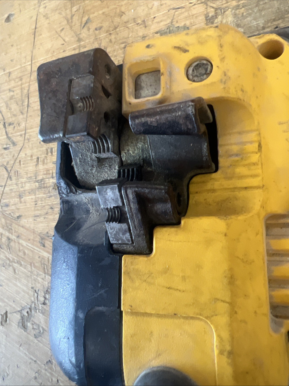 DeWalt DCS350 20V MAX Cordless Threaded Rod Cutter
