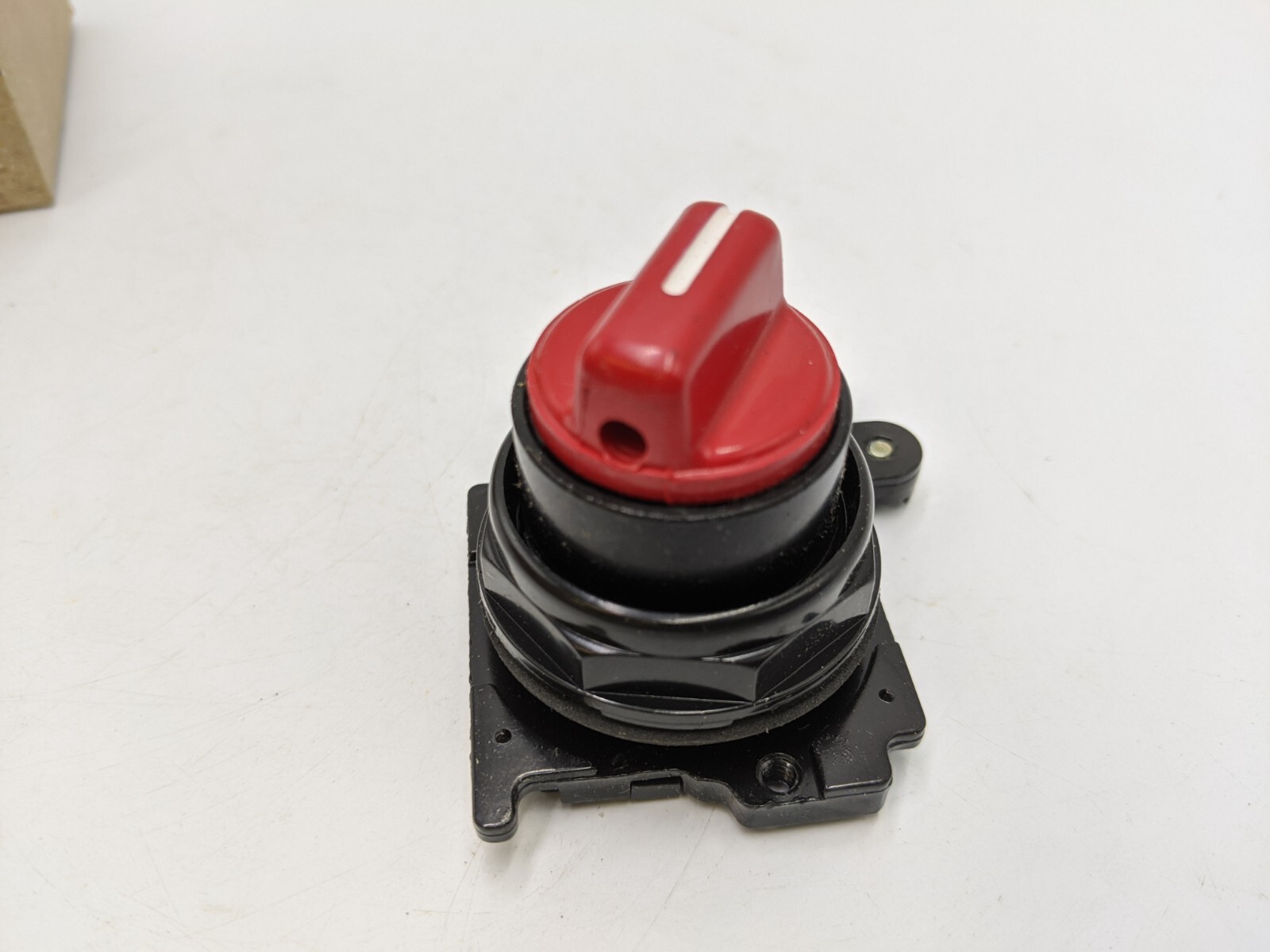 Cutler-Hammer E34VFBK2 1NO-1NC 2-Position Corrosion Resistant Selector Switch
