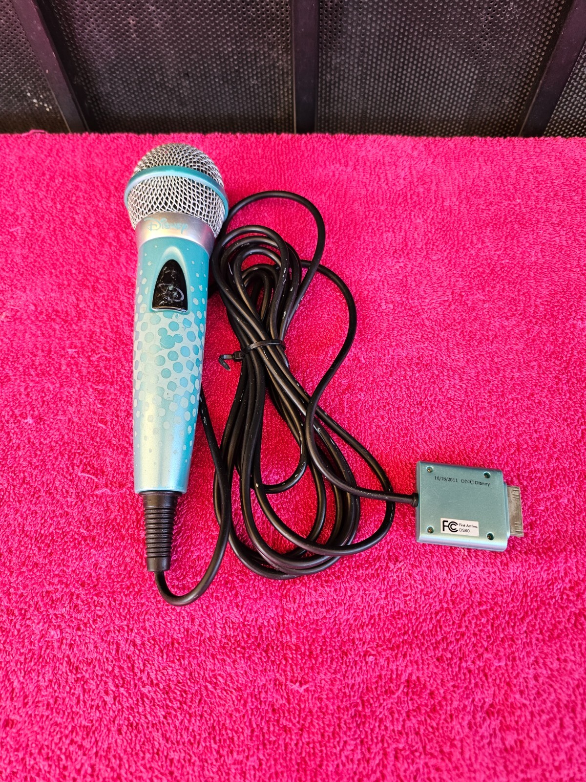 Disney Spot Light DS60 Wired Karaoke Microphone For iPad iPod iPhone