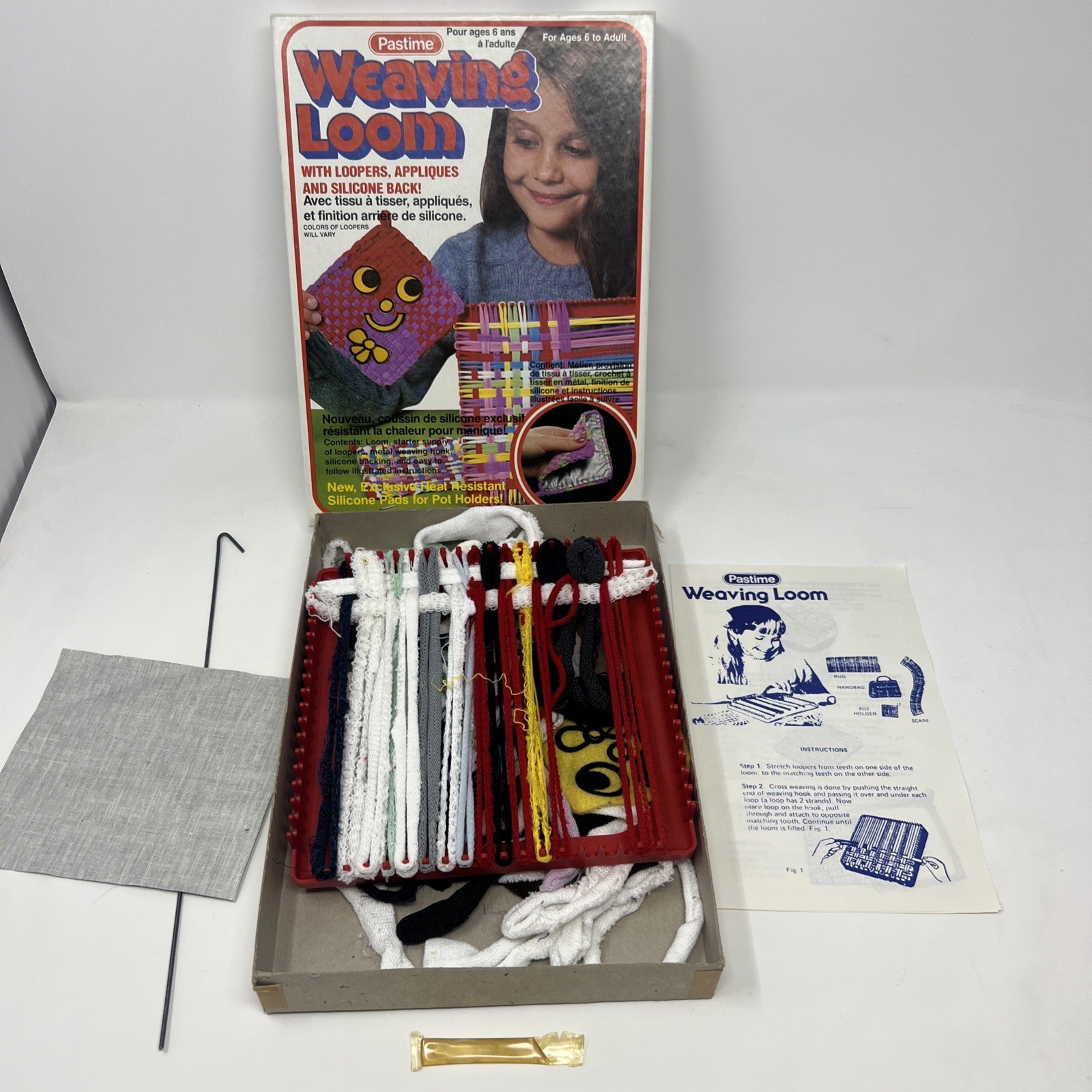 Vintage 1981 Pastime Weaving Loom No. 660P Potholder Maker Fabric