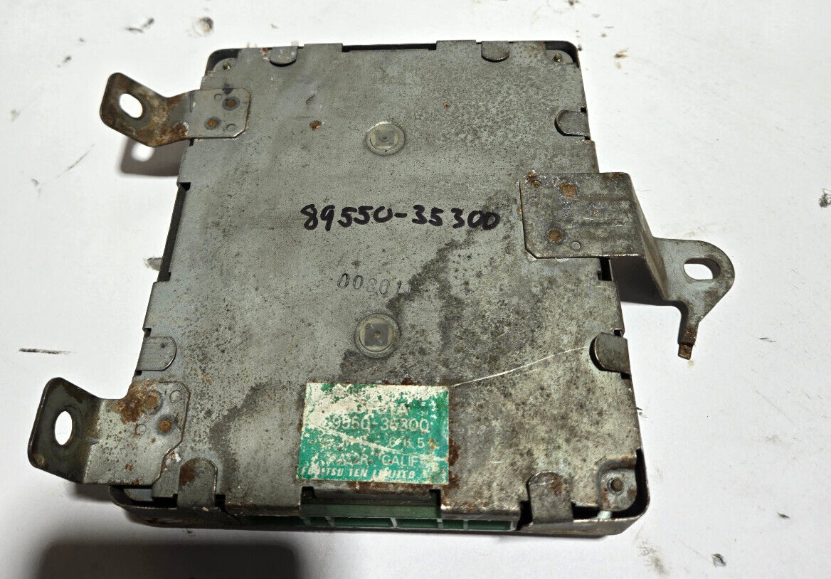 84-87 TOYOTA PICKUP 22R ENGINE EMISSIONS CONTROL MODULE COMPUTER ECM 89550-35300