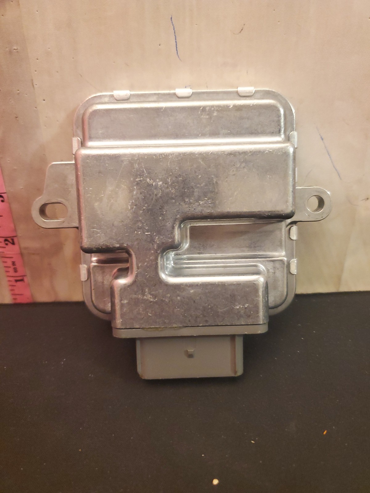 Trailer Brake Control Module TBCM 23337305 for Cadillac cars