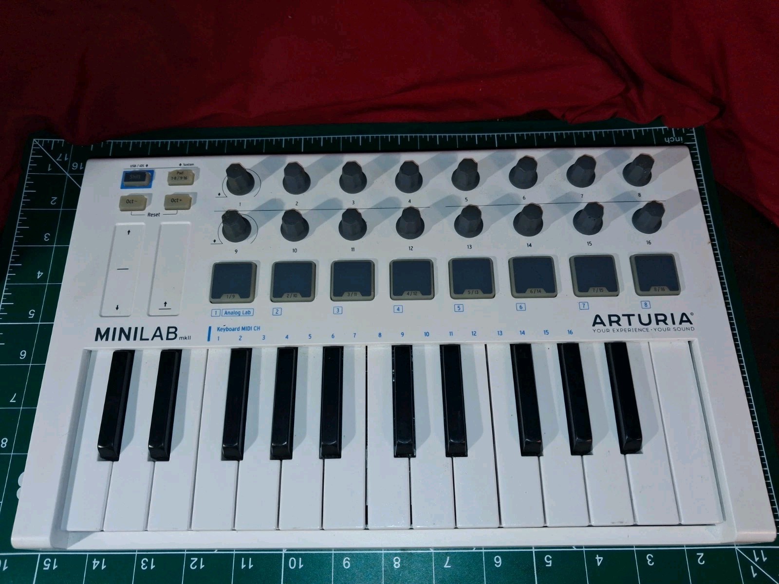 Arturia MiniLab MkII 25-Key Synth MIDI Keyboard Controller, Rotary Encoders