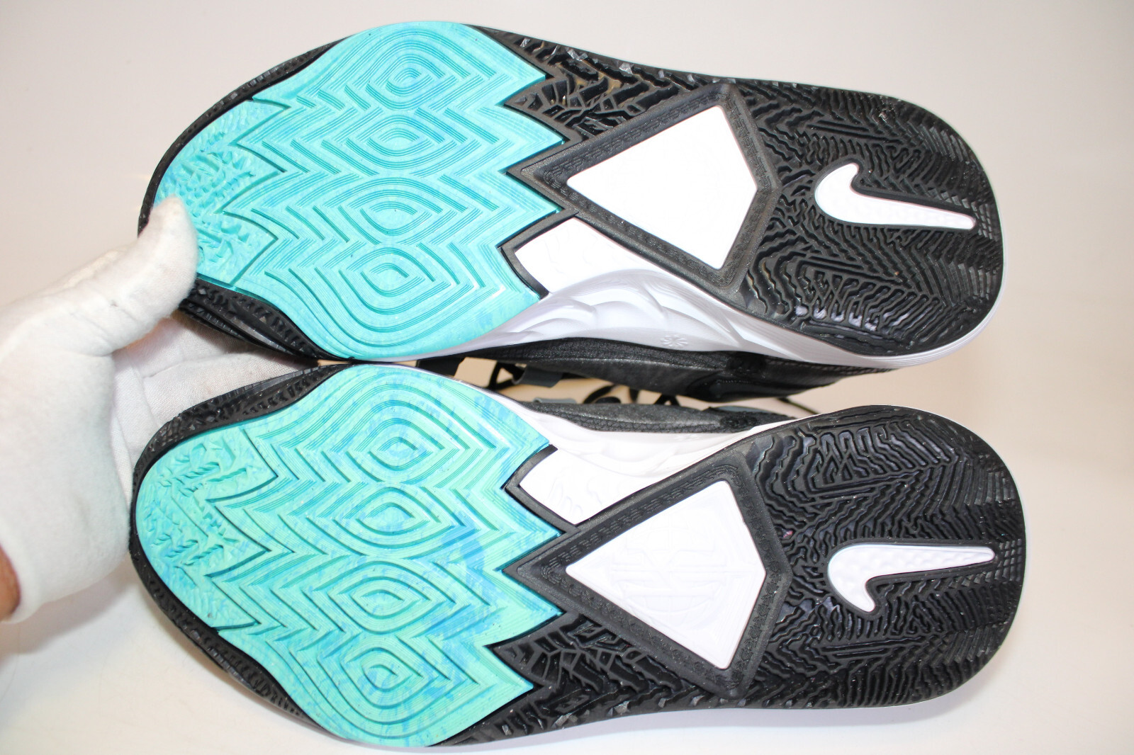 Nike Kyrie 8 Orca DJ6017-001 New Mens Basketball Sneakers