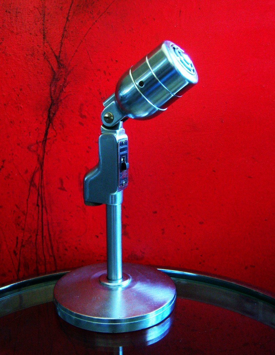 Vintage 1940's Electro Voice 630 dynamic microphone w 423A stand display 664 636