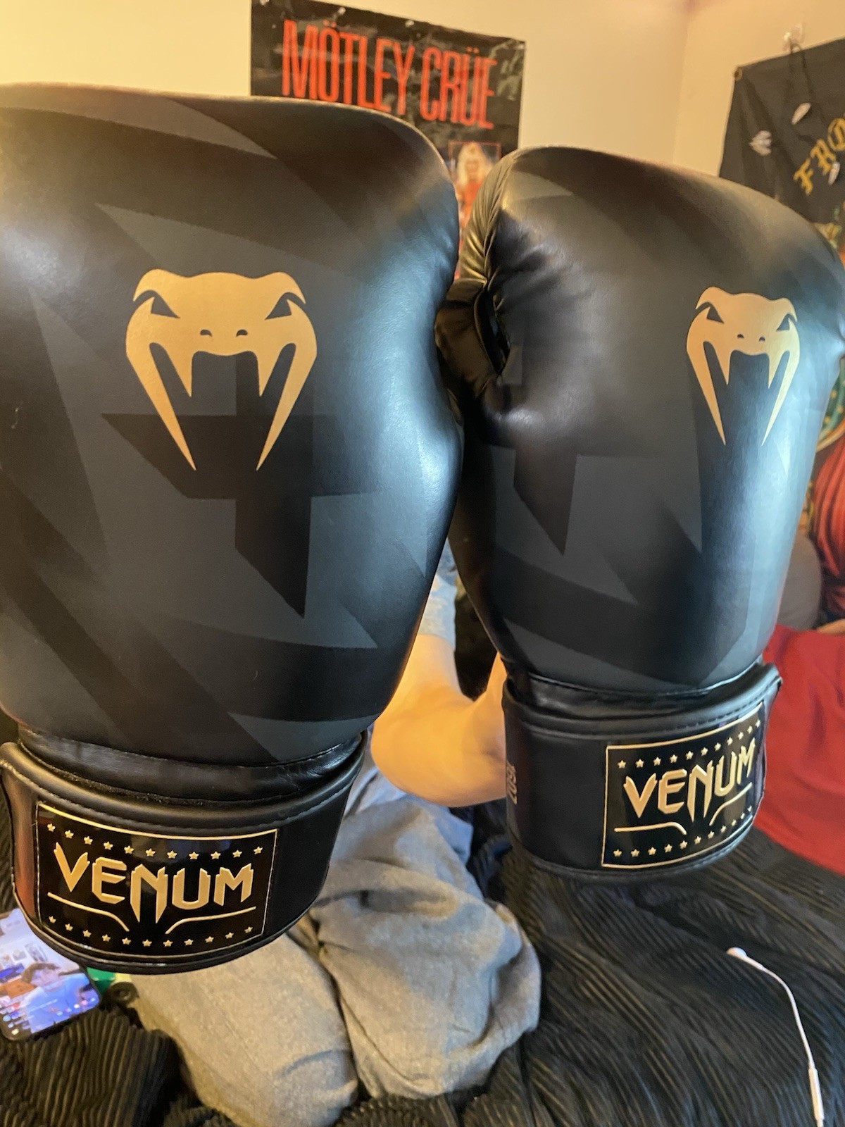 Venum Black & Gold 10 oz Sparring Boxing Gloves Adult Unisex 1507 1508