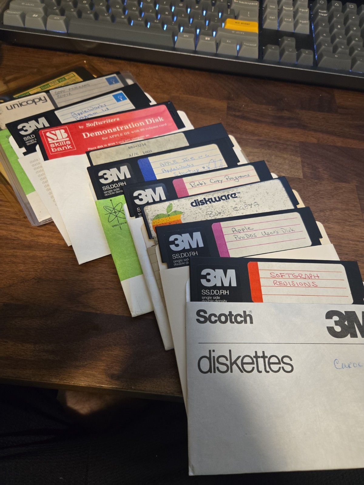 5.25 Floppy Disk Lot of 10 Mixed Apple/Mac software and utilities - Untested