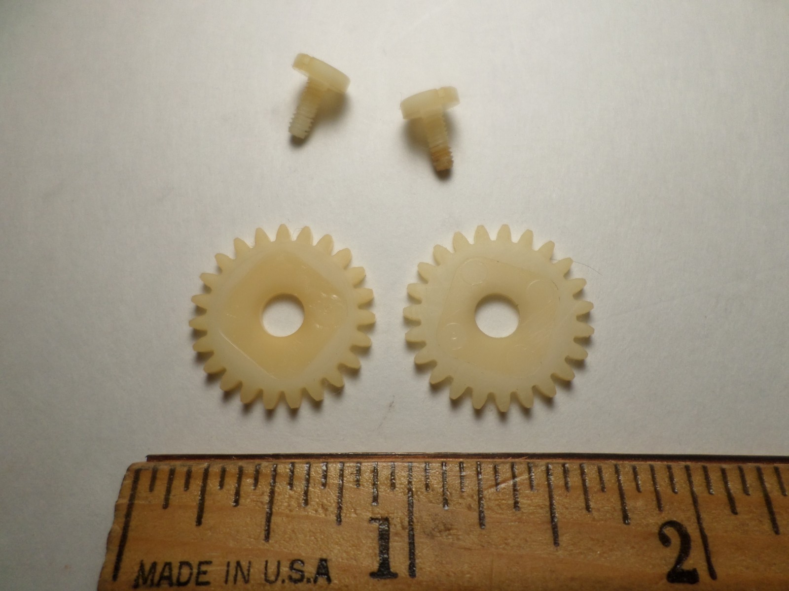 Bell and Howell 356A projector SPINDLE GEARS 2pc lot part