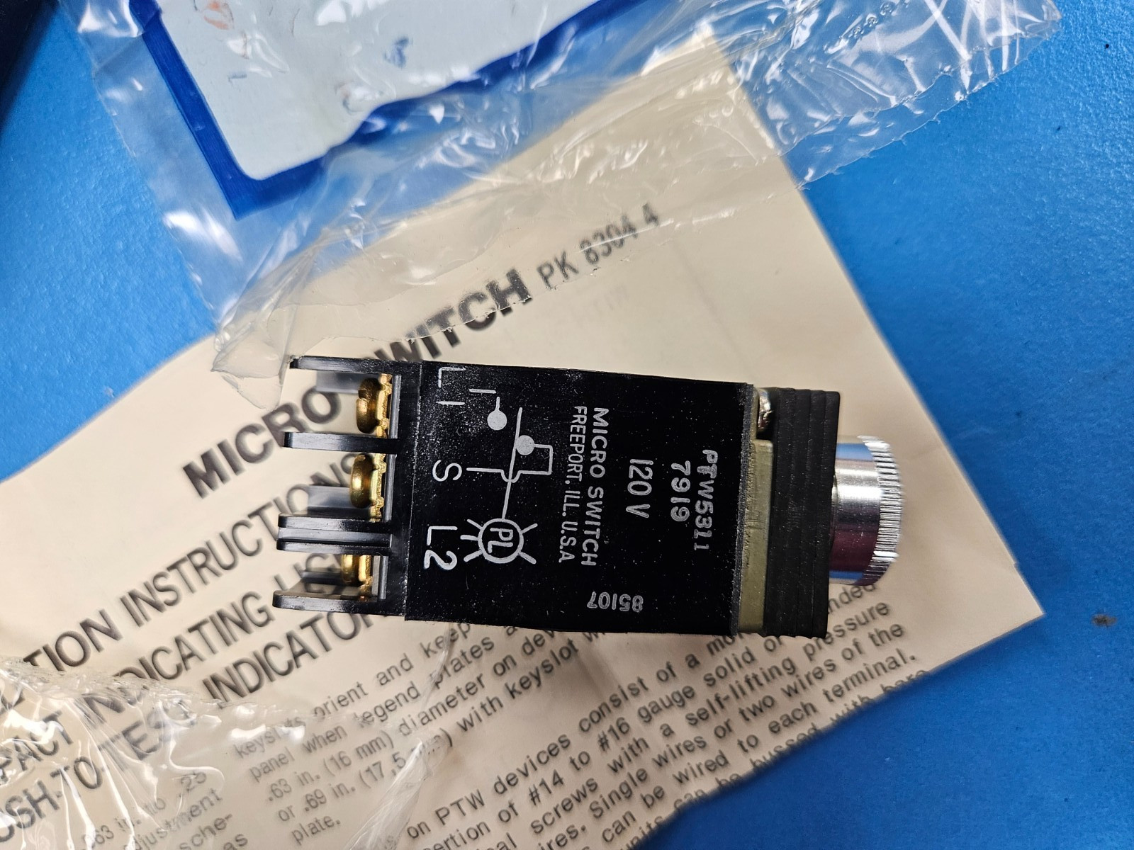 PTW5313 Microswitch Pilot Light 120V Red Indicator PTW5311