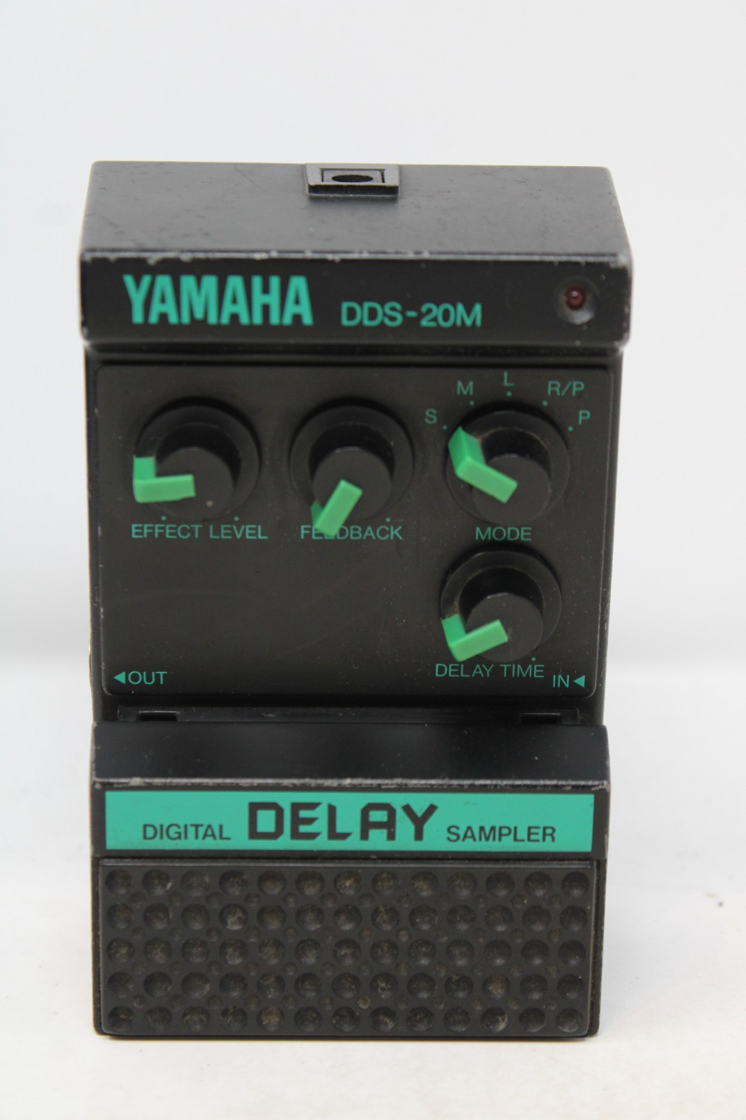 Yamaha DDS-20M Digital Delay Sampler guitar effect pedal