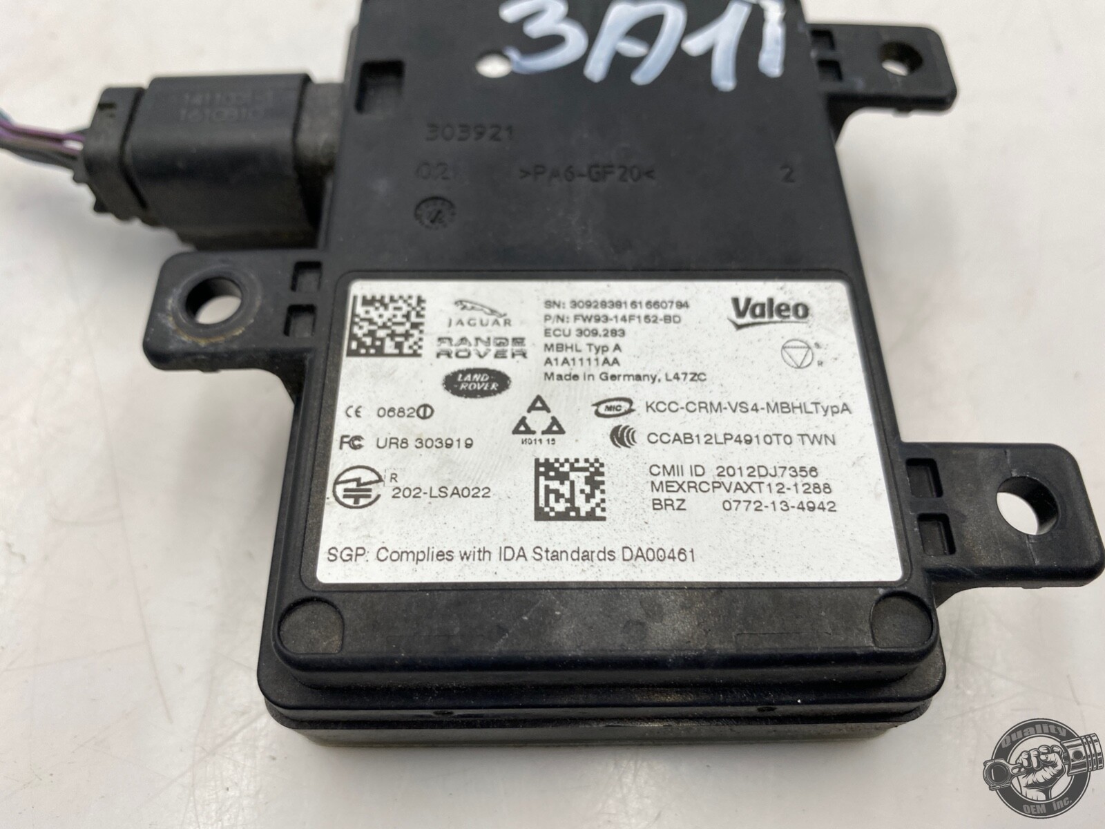 2017-2020 JAGUAR F-PACE REAR LEFT / RIGHT BLIND SPOT SENSOR CONTROL MODULE OEM