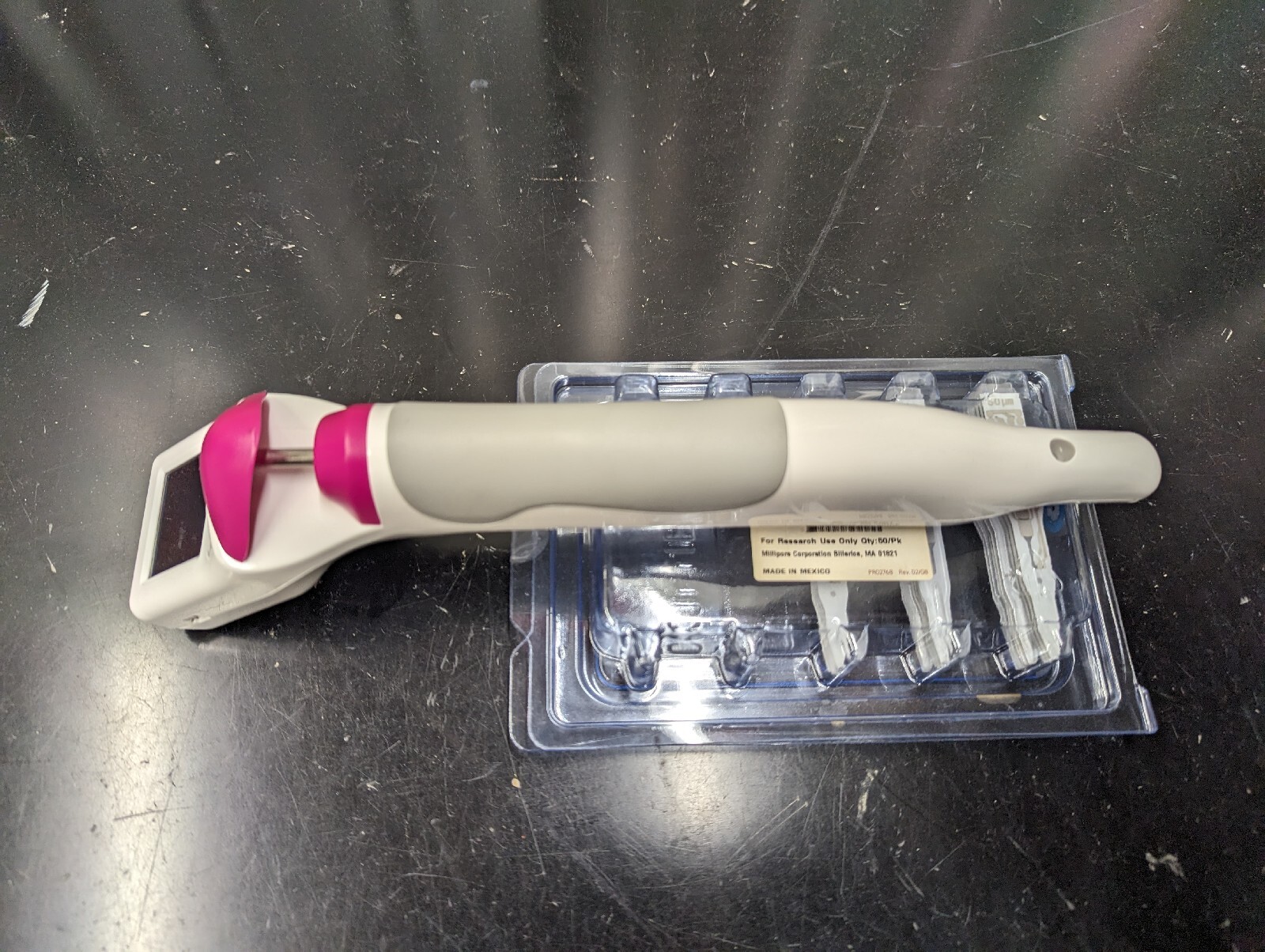 Millipore Scepter Automated Cell Counter PHCC00000 with 60um Sensors
