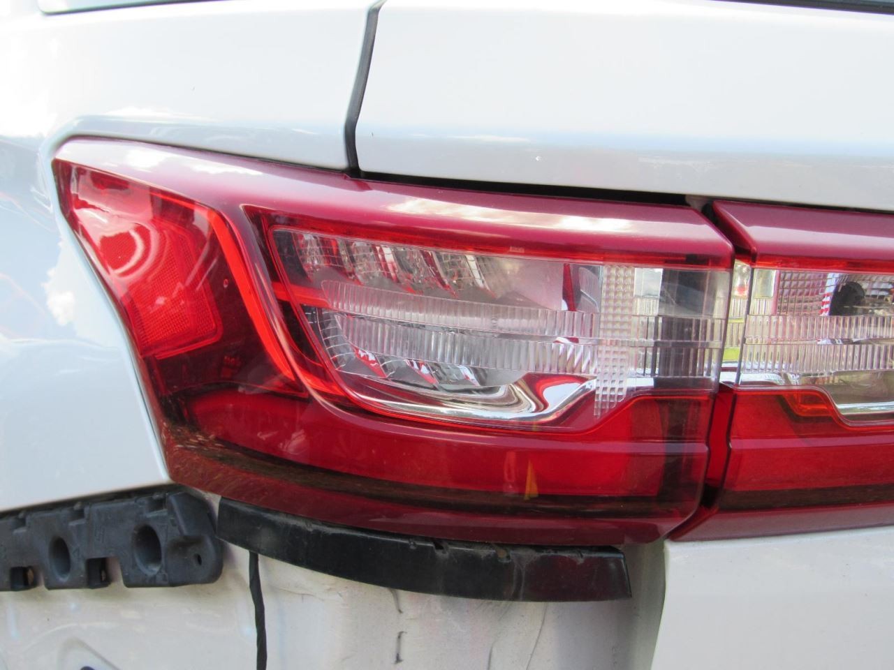 TRAVERSE 2020 Glove Box 1057194
