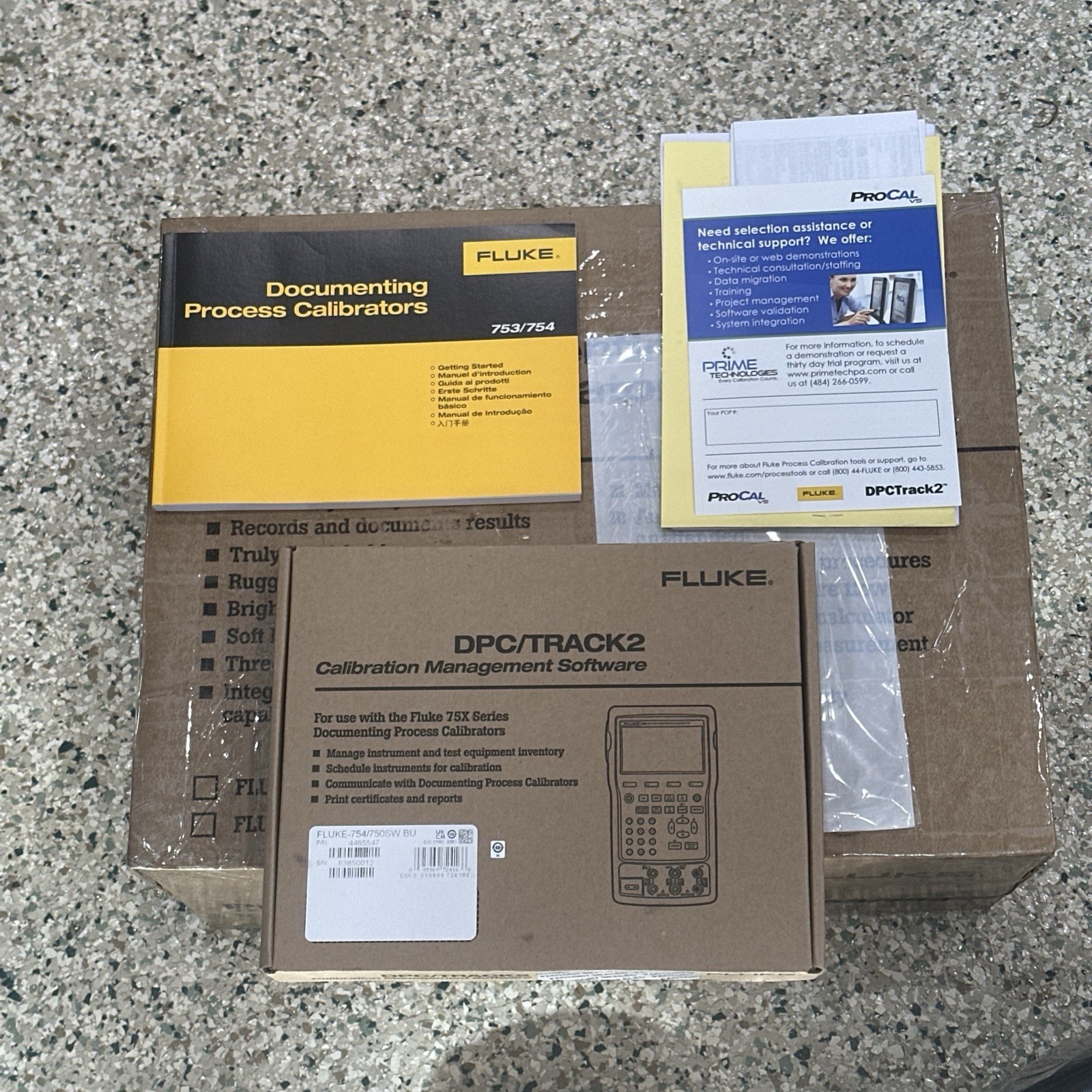 NEW Fluke 754/750SW BU Documenting Process Calibrator and DPC/TRACK2 Software
