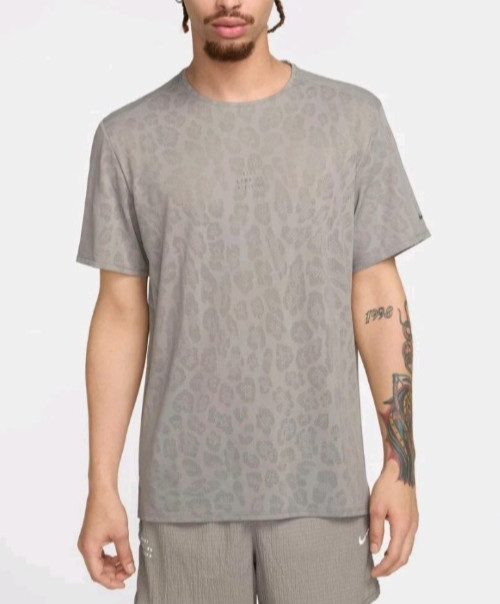 Nike Running Division Dri-Fit Mens Shirt Top Size Large Grey Lightweight $65 Nwt
