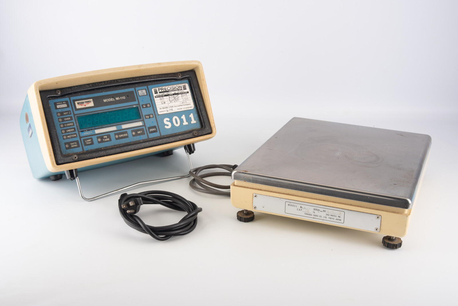 Weigh Tronix WI-110 Scale Monitor with Teraoka Seiko model S A Platform V01