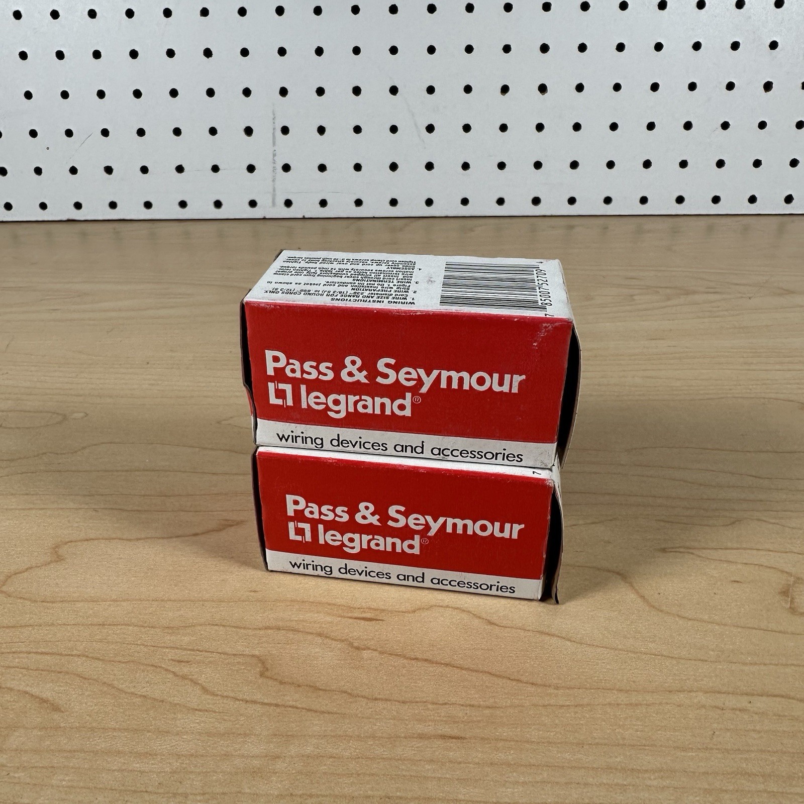 Lot of (2) Legrand-Pass & Seymour 5466-X BLADE PLUG 20A 250V 2P 3W GRND, L-4686