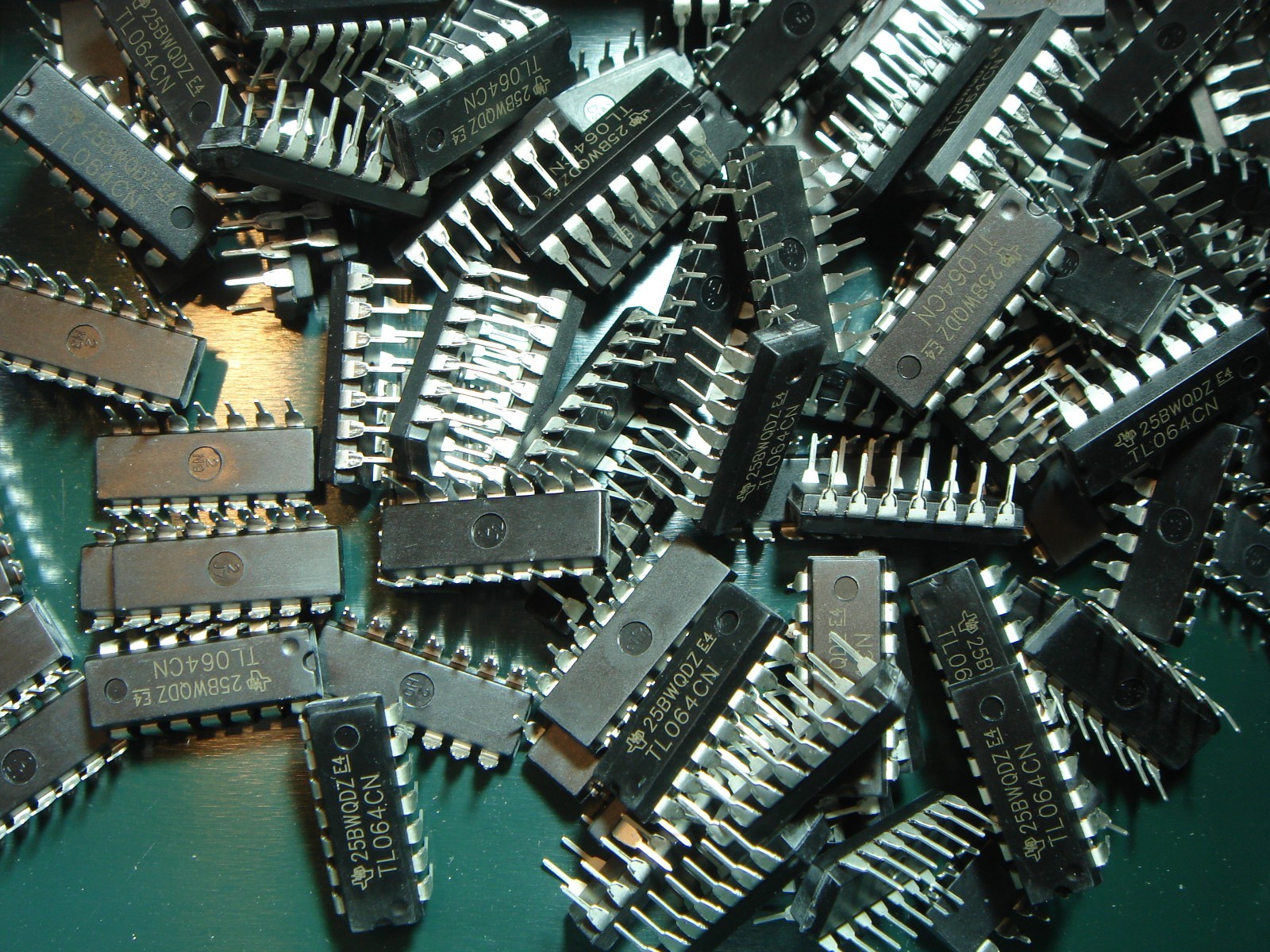 2x TL064 DIL Operational Amplifier #11-101