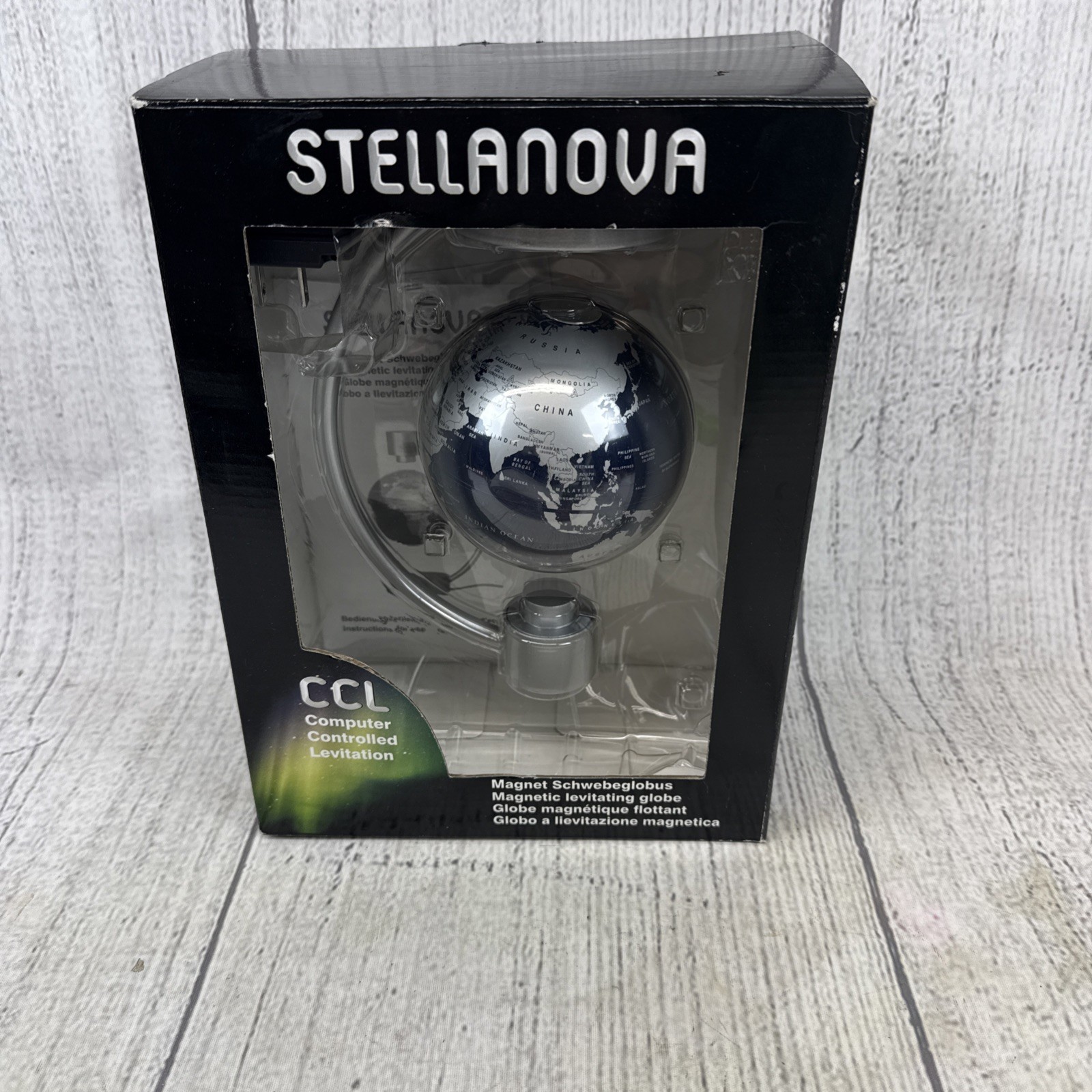 STELLANOVA Magnetic Levitating Globe (Silver) Earth - Very Cool