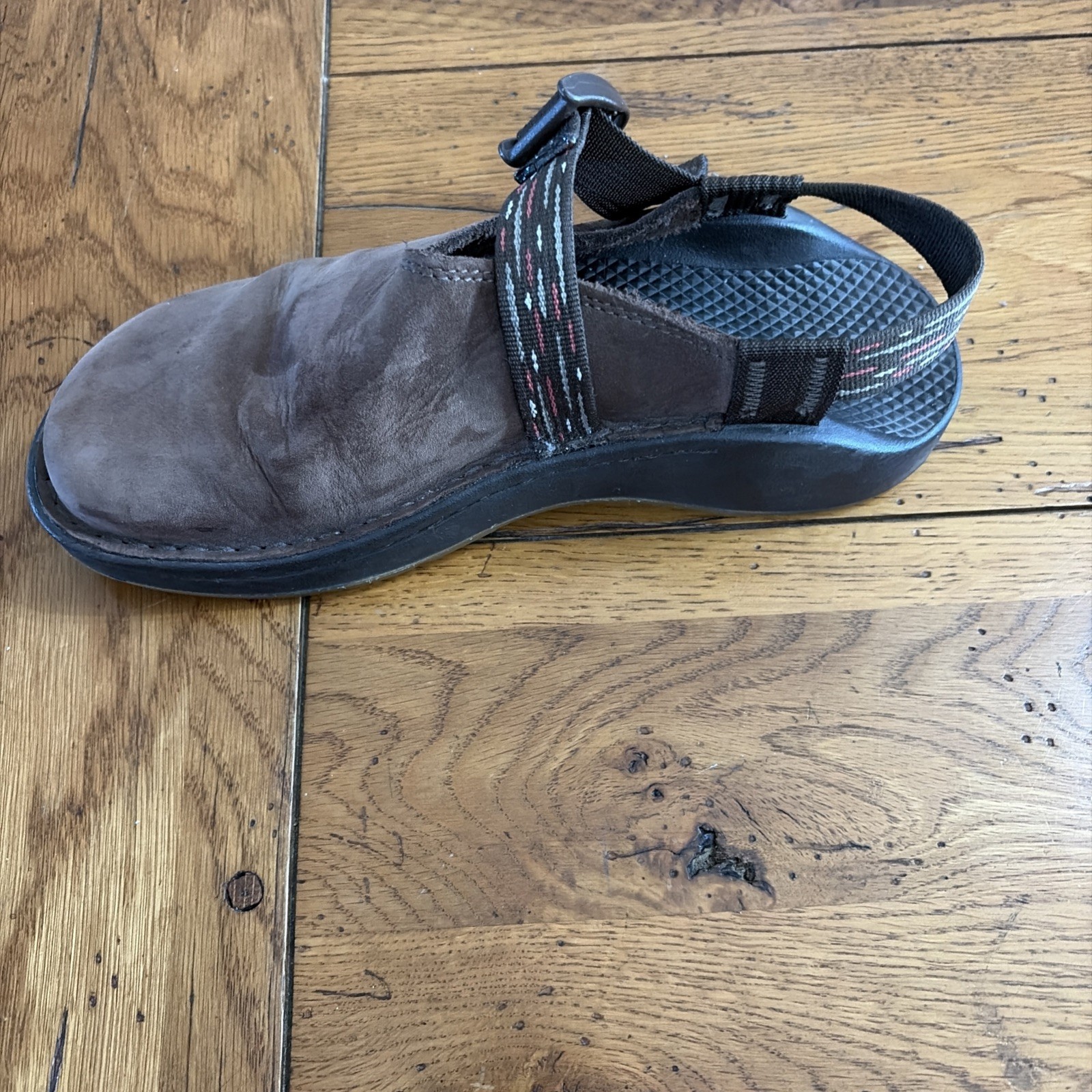 Chaco ToeCoop hiking clogs Women’s 7.5