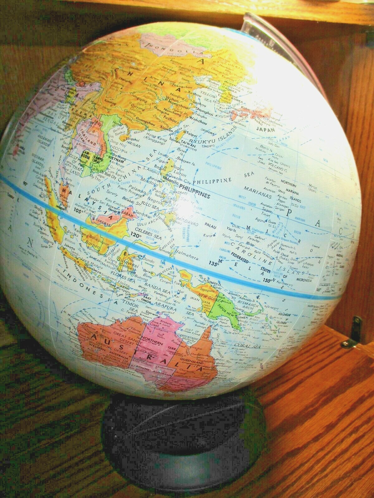 Globemaster World Globe 12" Diameter~ Plastic Base Rotates- Homeschooling Box