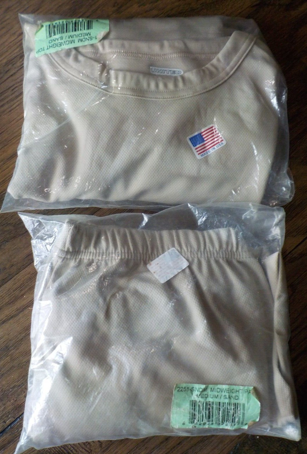 NEW Set of Genuine US Army Midweight Top and Pants Underwear Sand - Size Medium