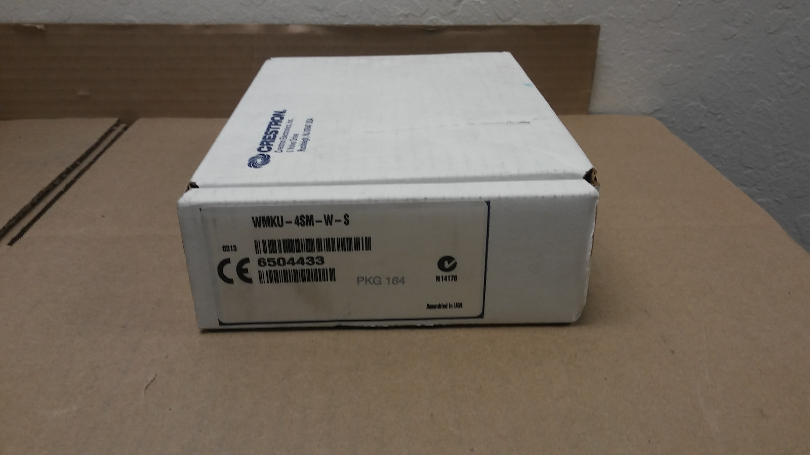 CRESTRON WMKU-4SM-W-S Universal Wall Mount Kit for TPMC-4SM(D) & TPCS-4SM(D)