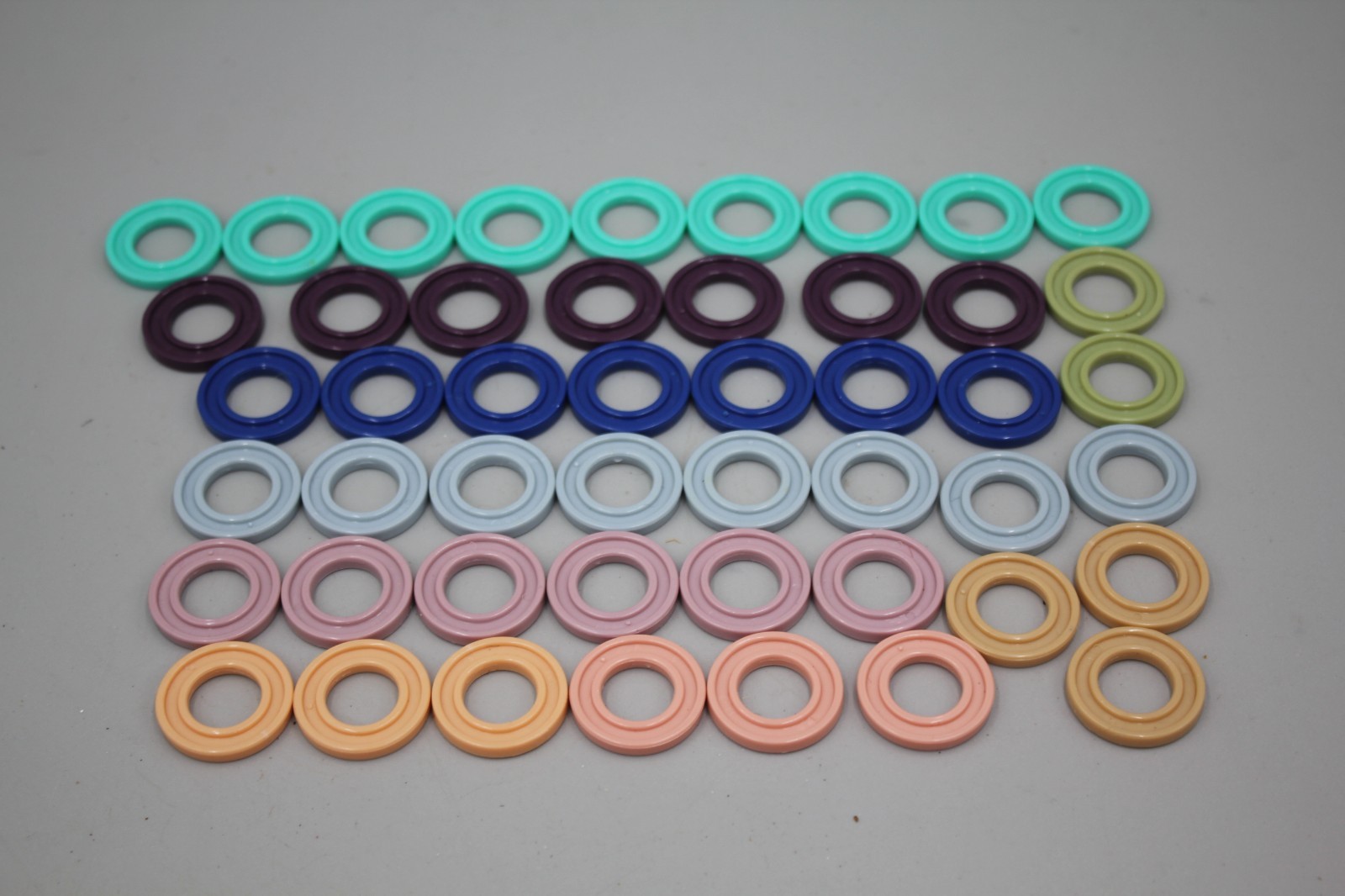 Lot of 48 Large Stitch Ring Markers Colorful 1" Closed Circle Plastic (9 Colors)