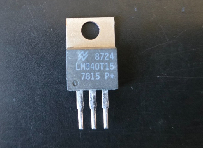 1pc LM340T-15 Positive Voltage Regulator 15 Volt T0220 NSC National Semiconducto