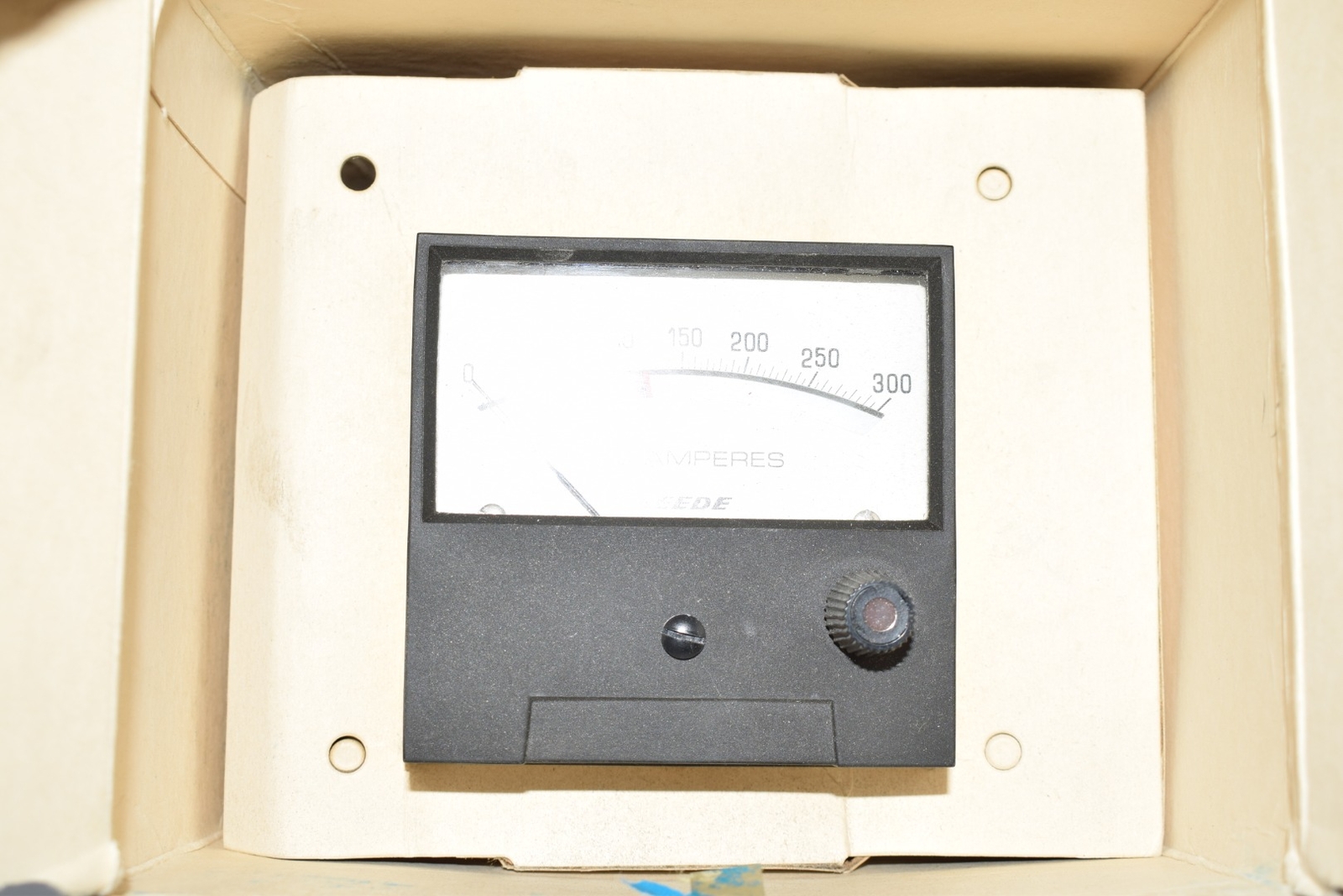 NEW Beede MR4-13-07 Panel Meter Relay 0-300 DC Amps