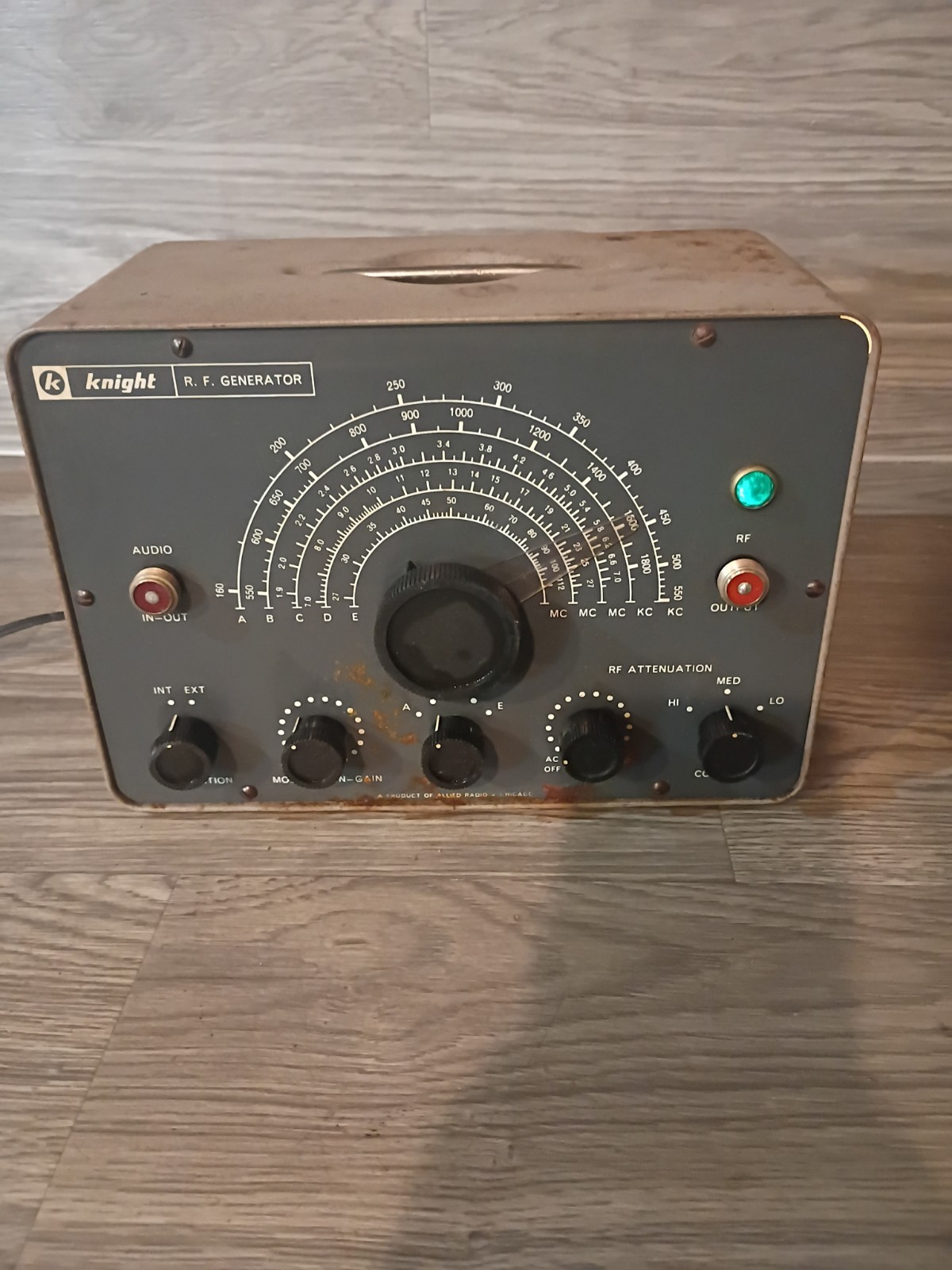 Vintage Knight R. F. Generator RF Signal Generator Test Equipment Powers Up
