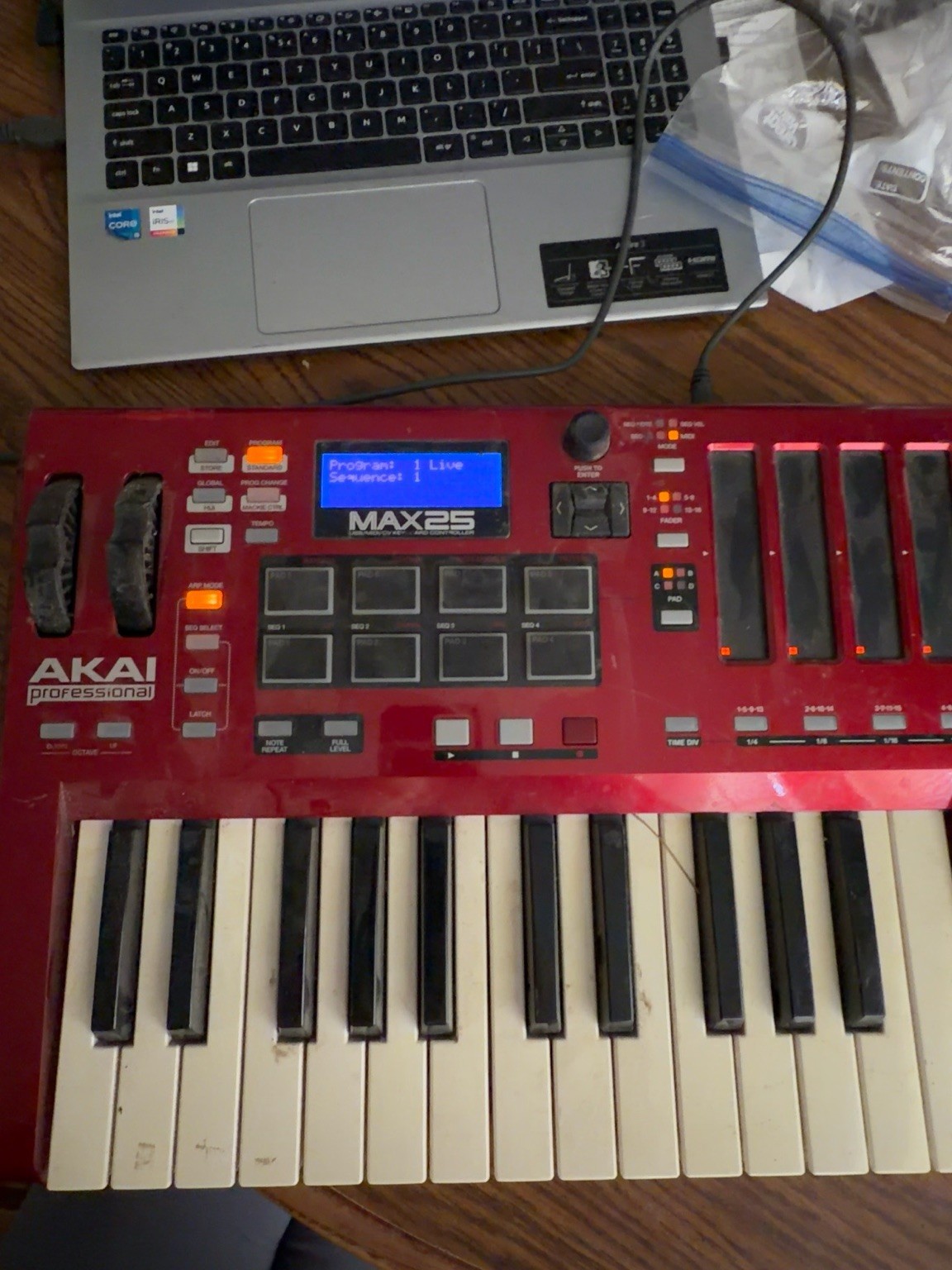 Akai MAX 25 Controller - USB / CV / MIDI Sequencer / Arpeggiator