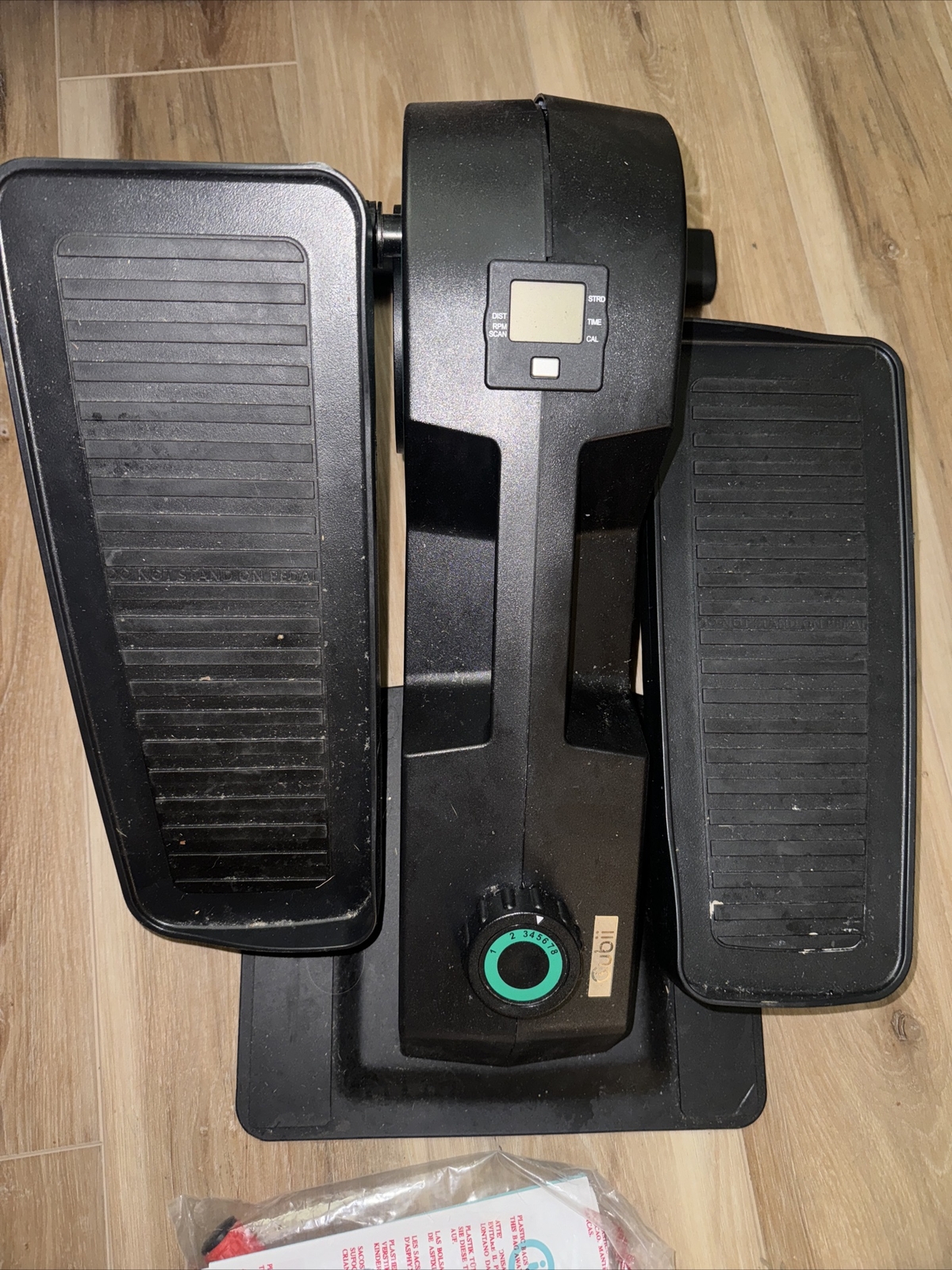 Cubii JR1 F3A2 Seated Under-Desk Elliptical Portable Leg Exerciser (TESTED)