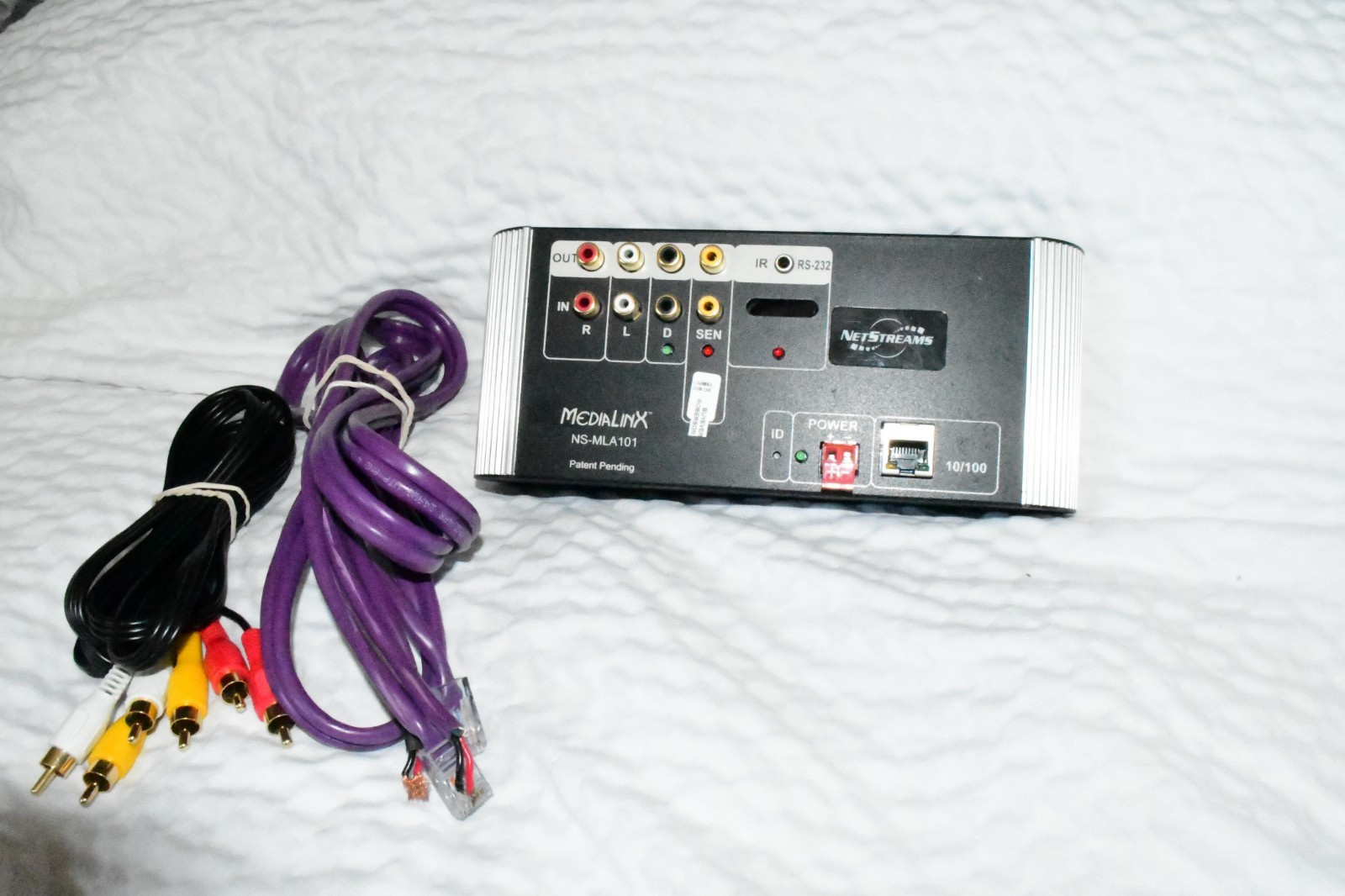 NetStreams MediaLinX NS-MLA101 IP-Based Media Converter/Controller w cables w5a3
