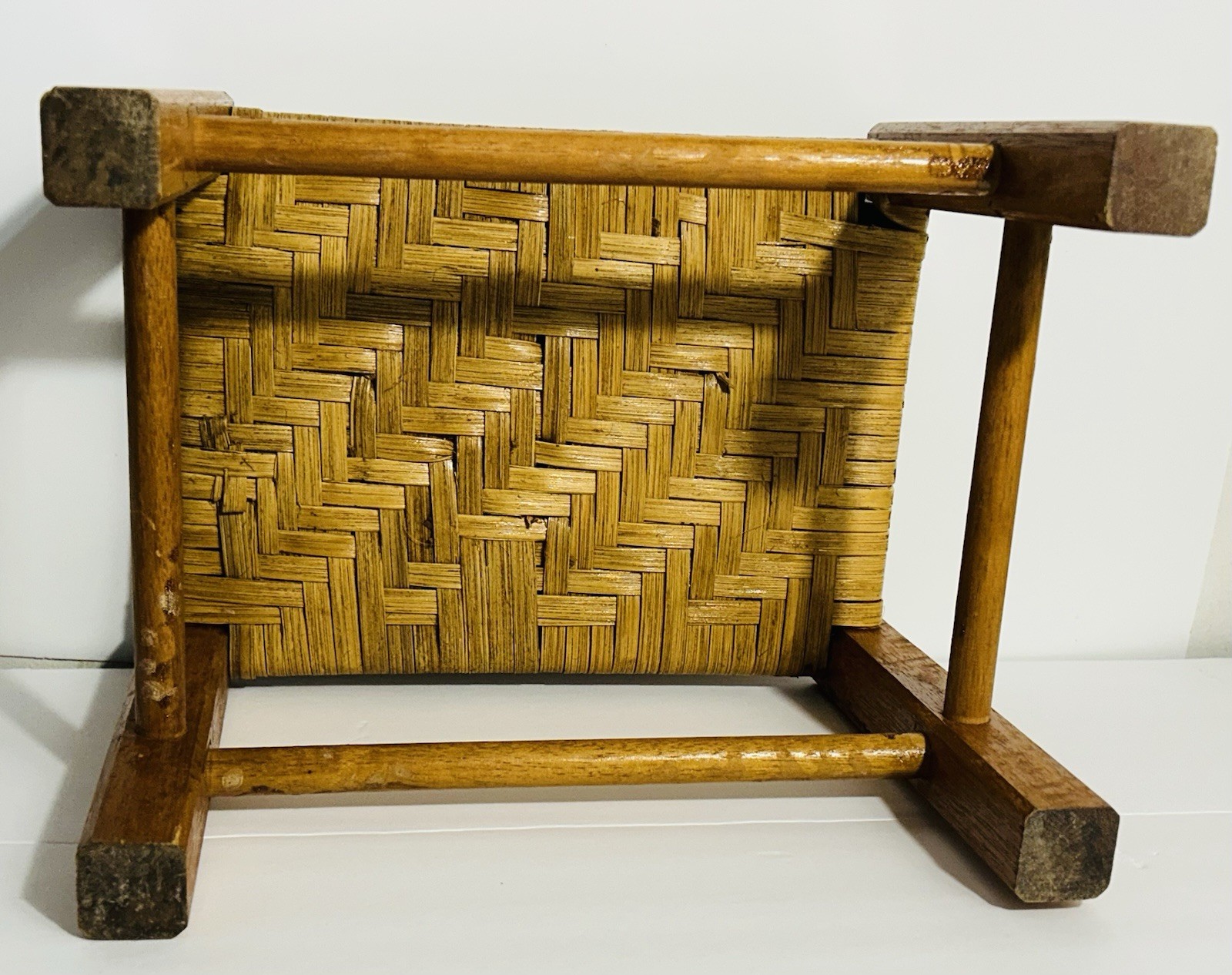 VTG 70's Flat Reed Woven Birchwwod Frame Footstool Plant Stand 11"L X 9"W X 9"H