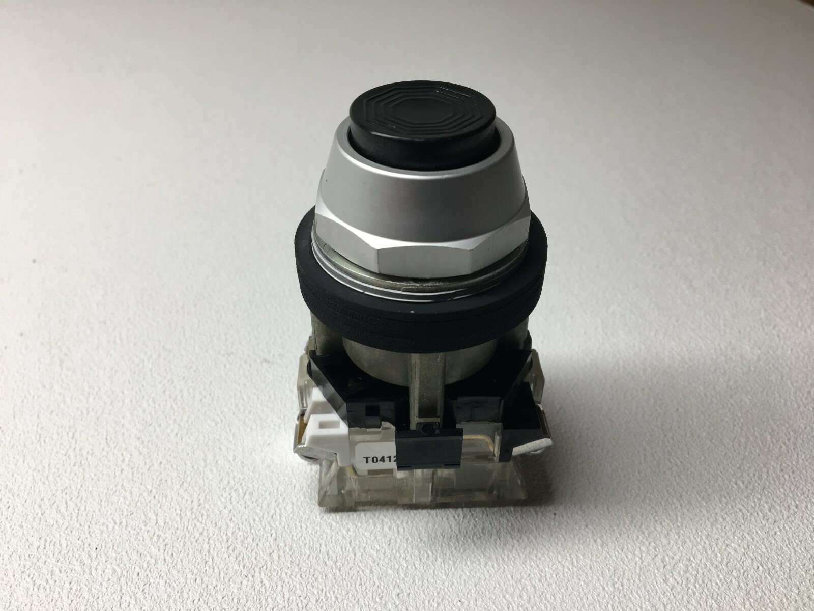 New! Eaton HT8ABHAB-POP Pushbuttom Unit Black (#5748)