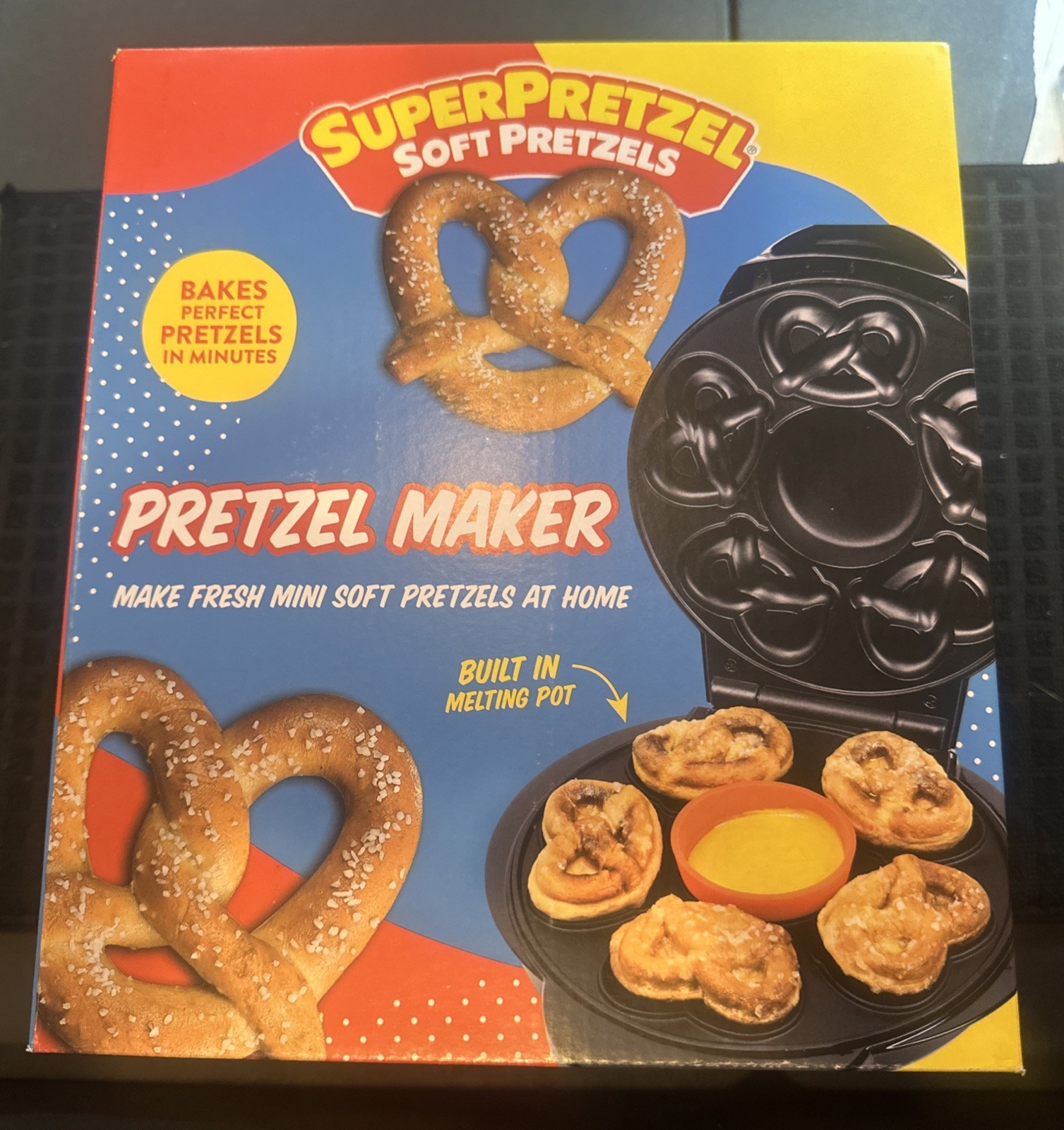 SUPER PRETZEL Soft Pretzels MAKER With Cheese Warmer NEW
