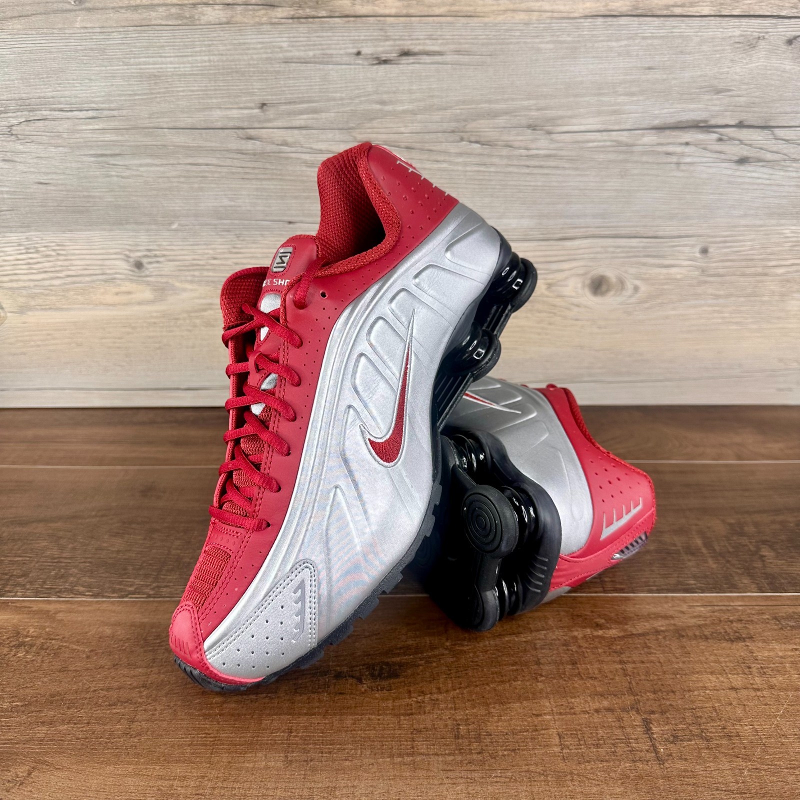 Nike Shox R4 Mens Size 10 Metallic Silver Black Team Crimson HQ1988 009