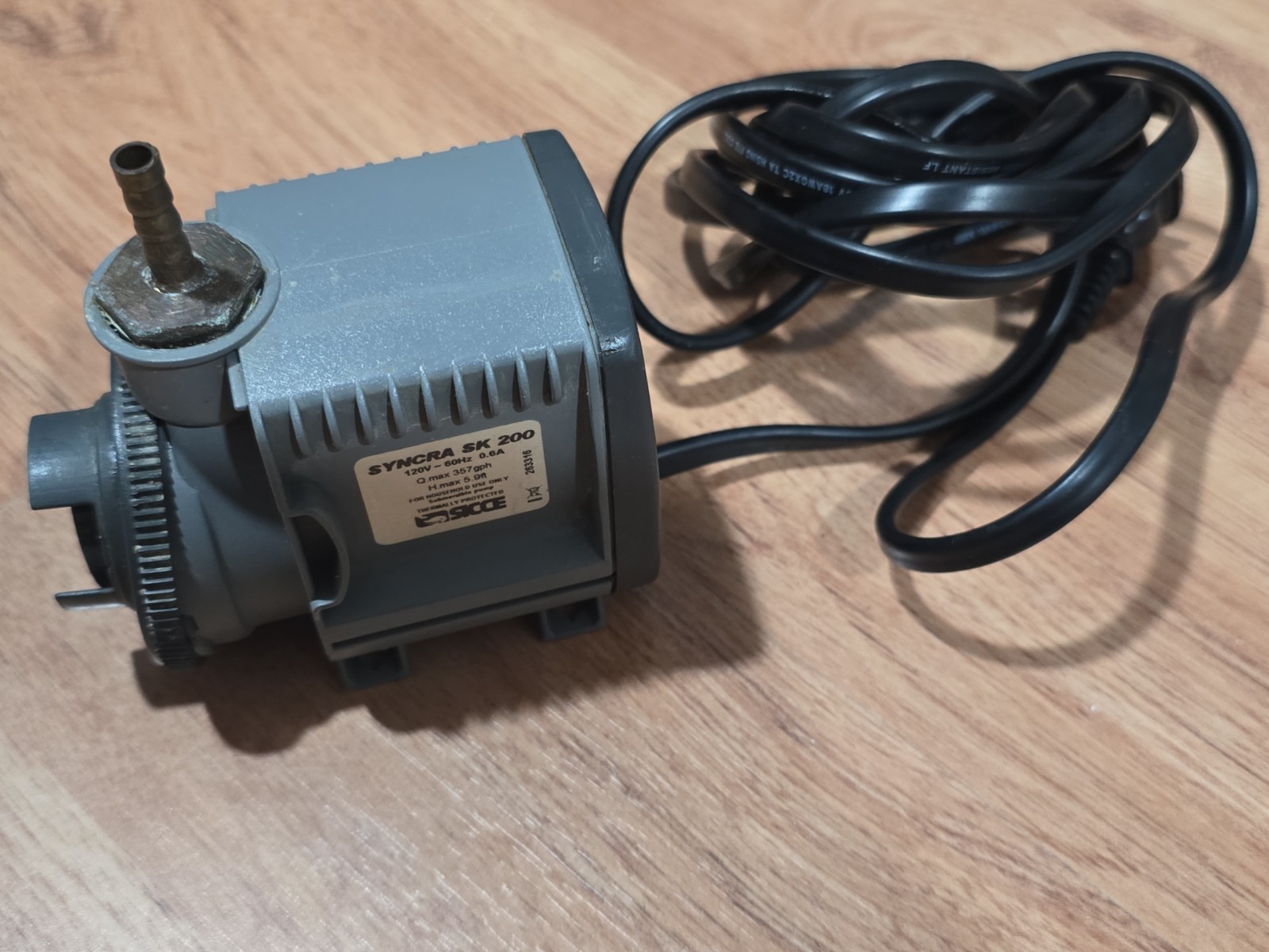 Sicce Syncra SK-200 Needlewheel Submersible Pump
