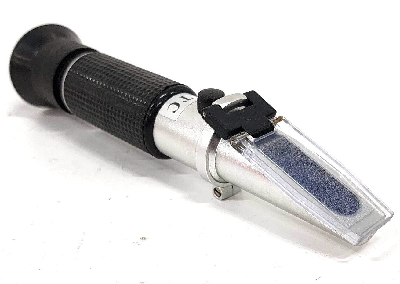 ATC 0-32% BRIX PORTABLE REFRACTOMETER