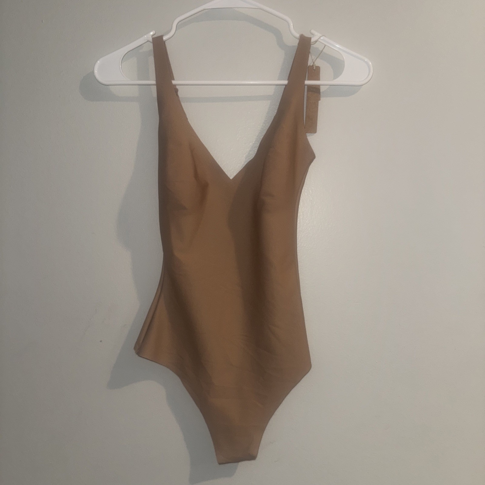New Women's SKIMS Sienna Unlined Plunge Thong Bodysuit Size Small