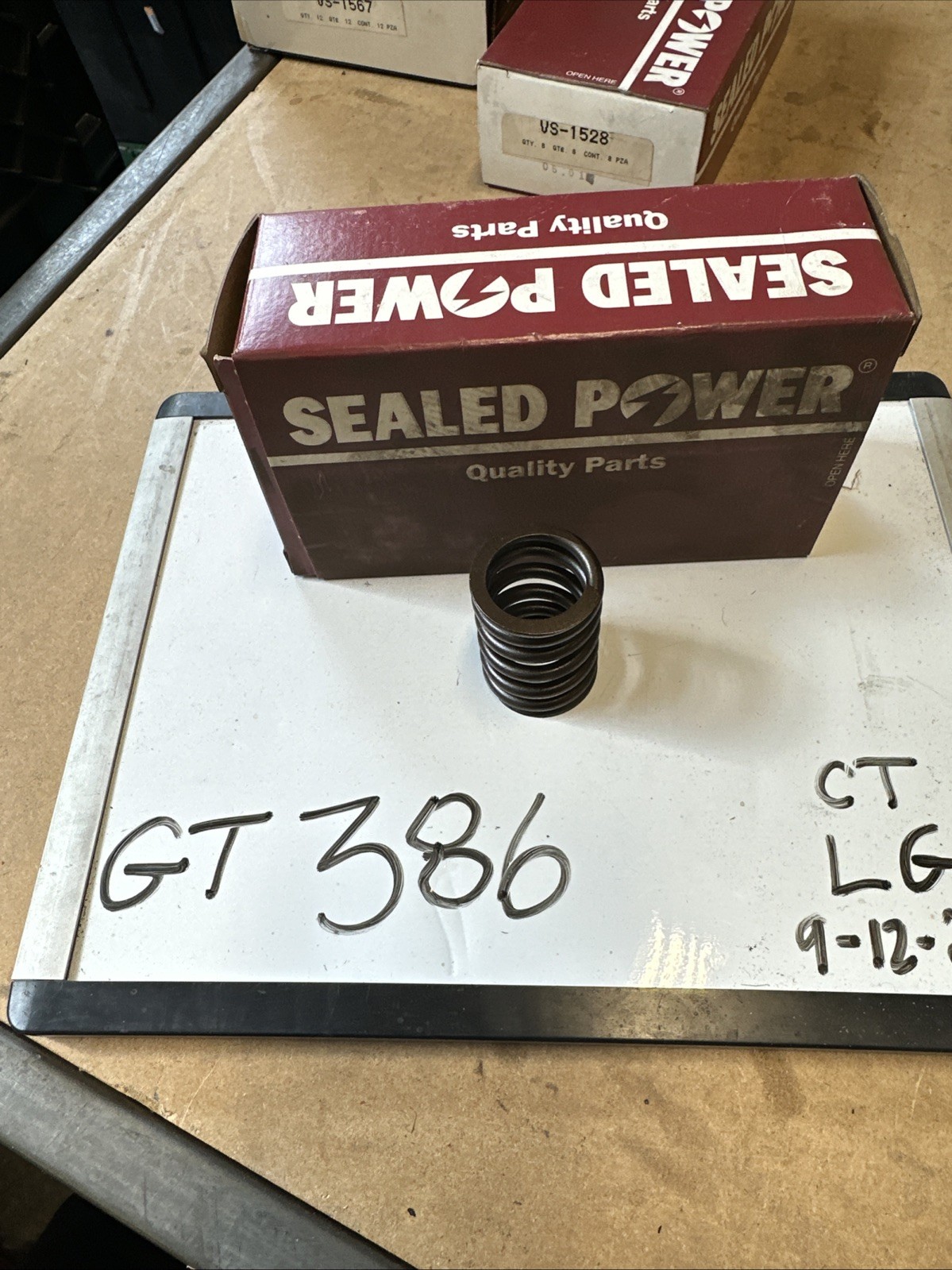 (1) Sealed Power  VS-1528 Engine  Valve Spring  Vintage New Old Stock