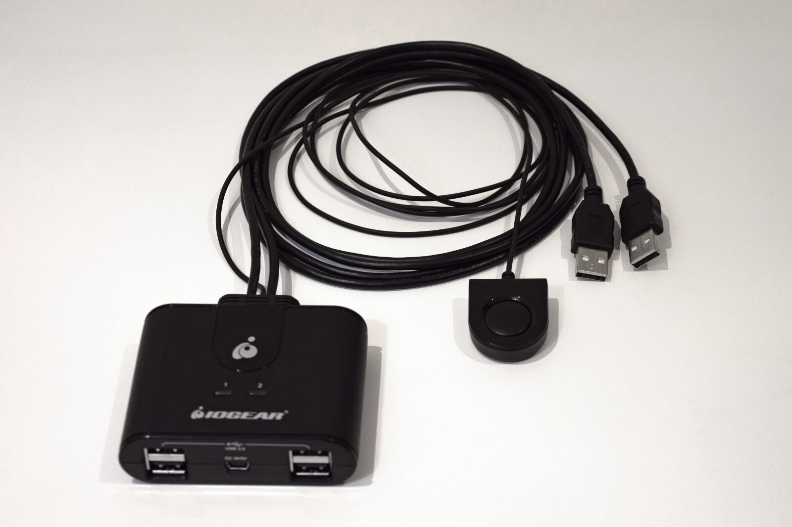 IOGEAR 2x4 USB 2.0 Peripheral Sharing Switch
